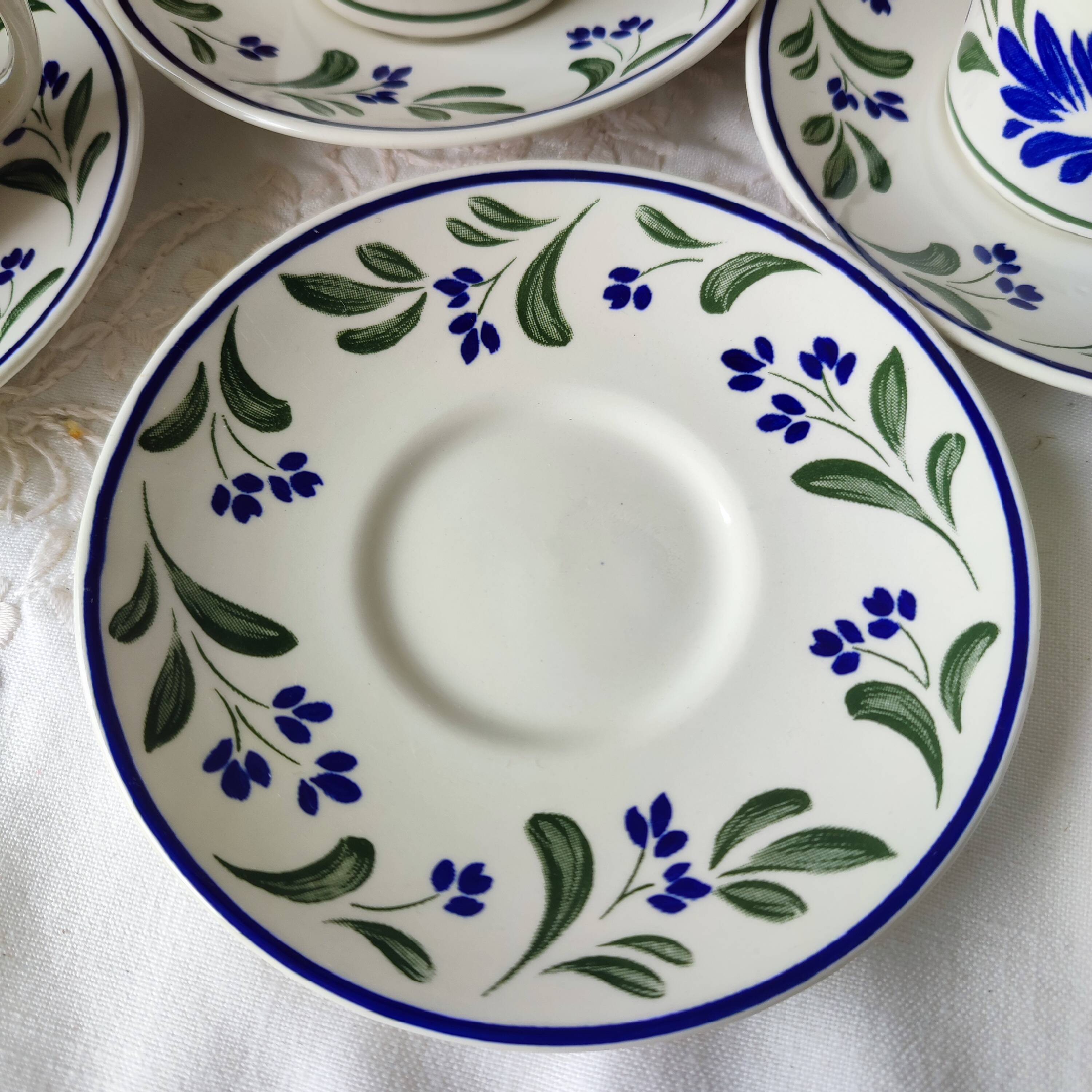 Set of 6 vintage Churchill England cups and saucers – Floral design