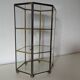Vitrine pour miniatures, armoire en verre et laiton