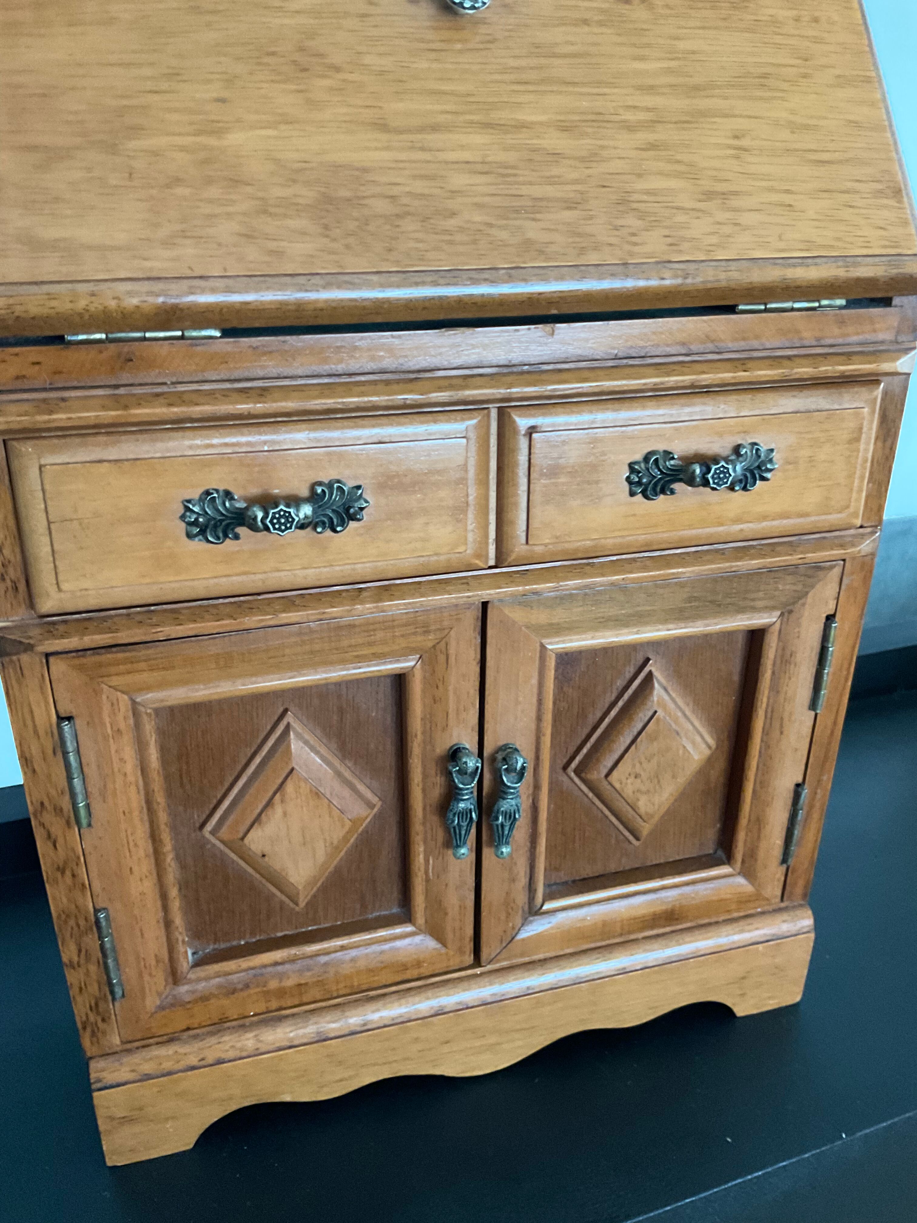Vintage wooden jewelry box