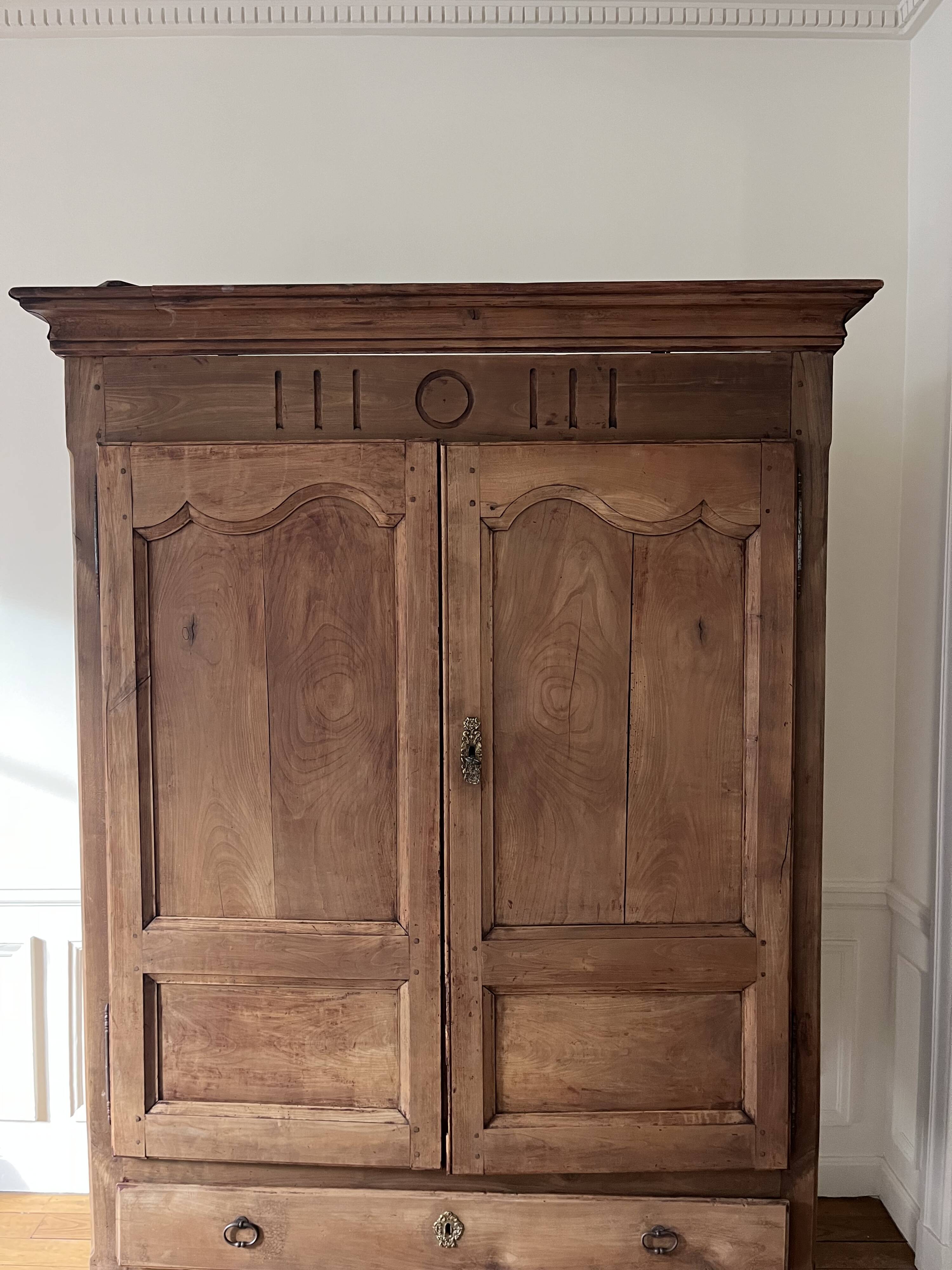 Antique solid wood wardrobe (oak)