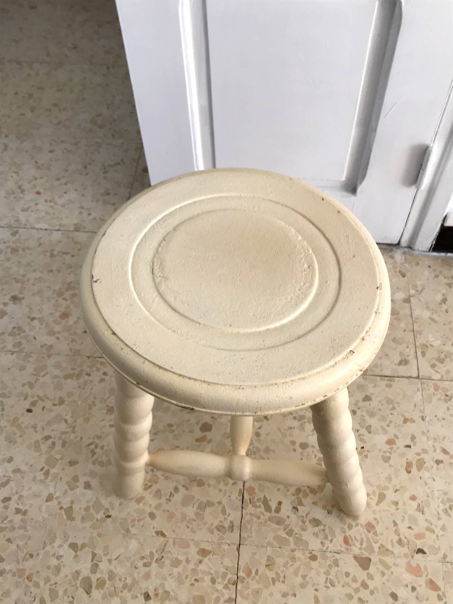 Vintage tripod stool from the 70s painted wood
