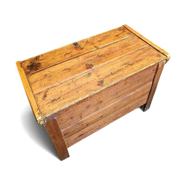Ancien coffre à couvertures / coffre de rangement / bois de pin