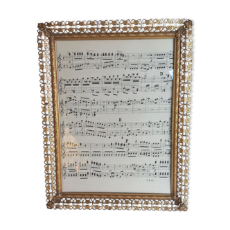 Chiseled gold pose photo frame