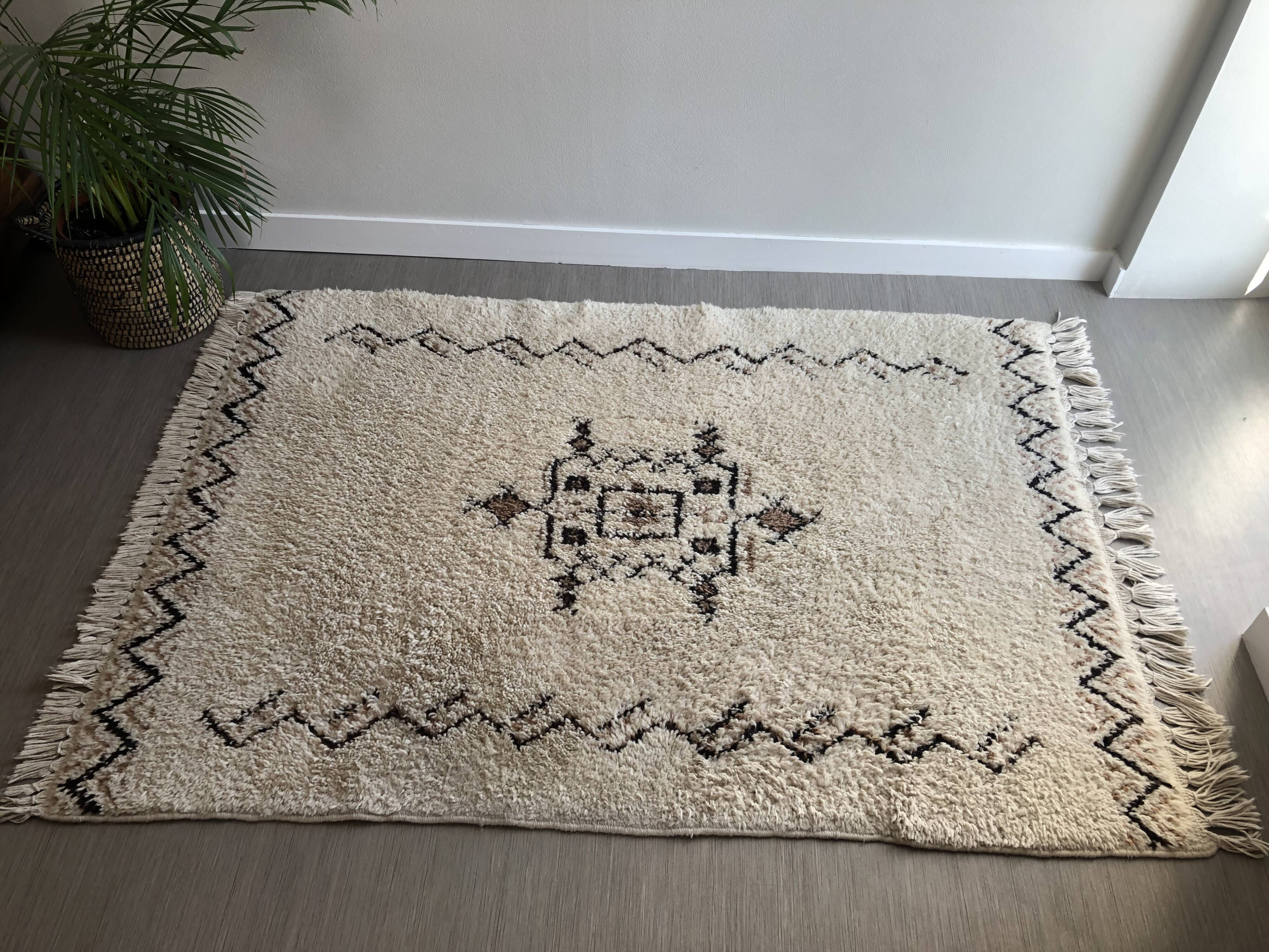 Berber carpet 190 x 120 cm