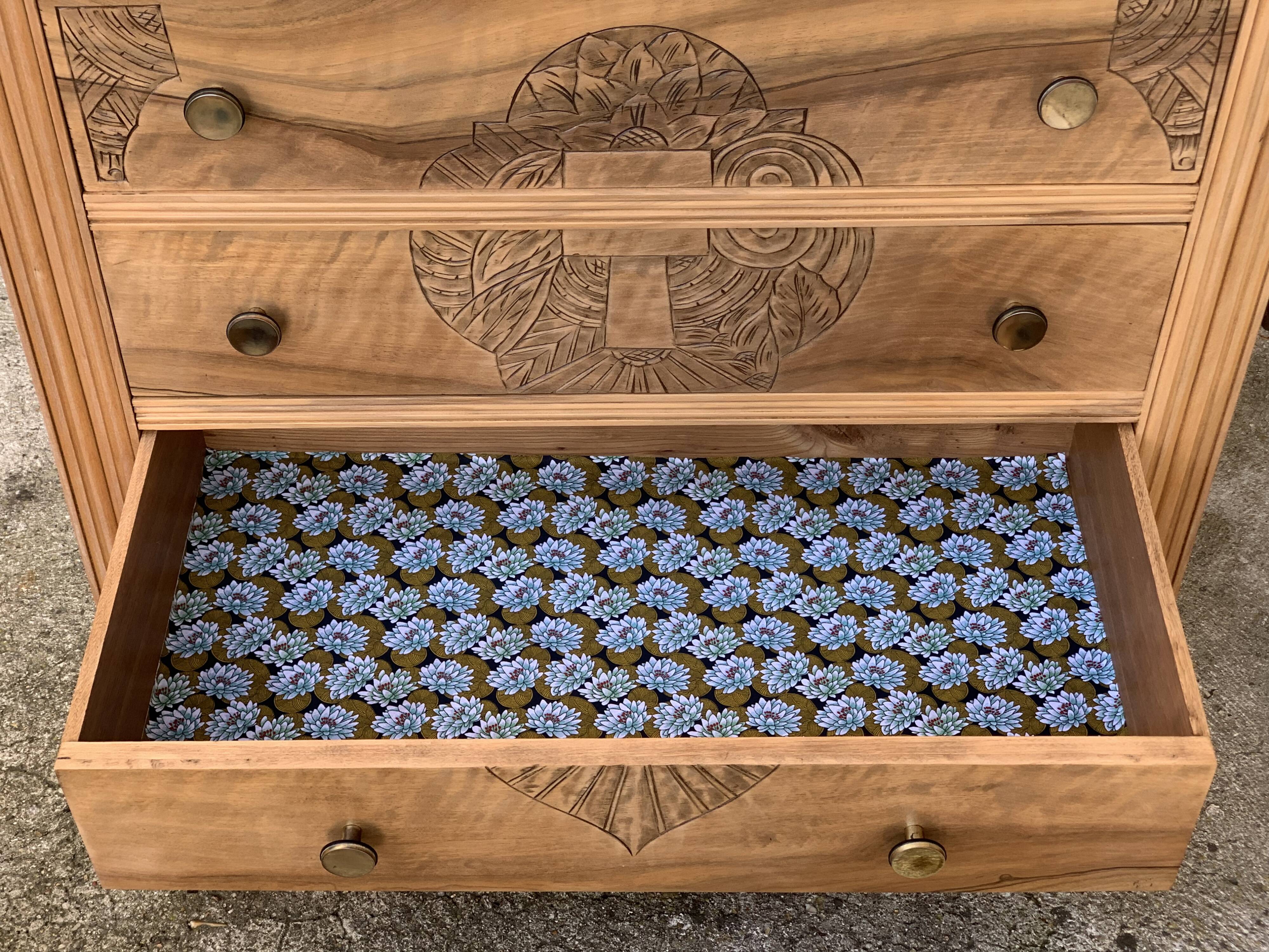 Art Deco chest of drawers Blond walnut 1930