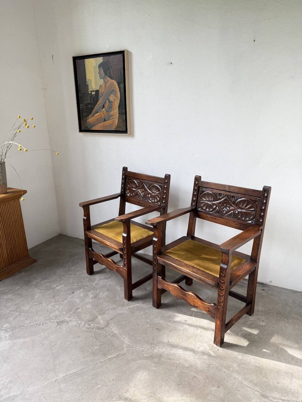 Paire de fauteuils style espagnol bois sculpté 1900