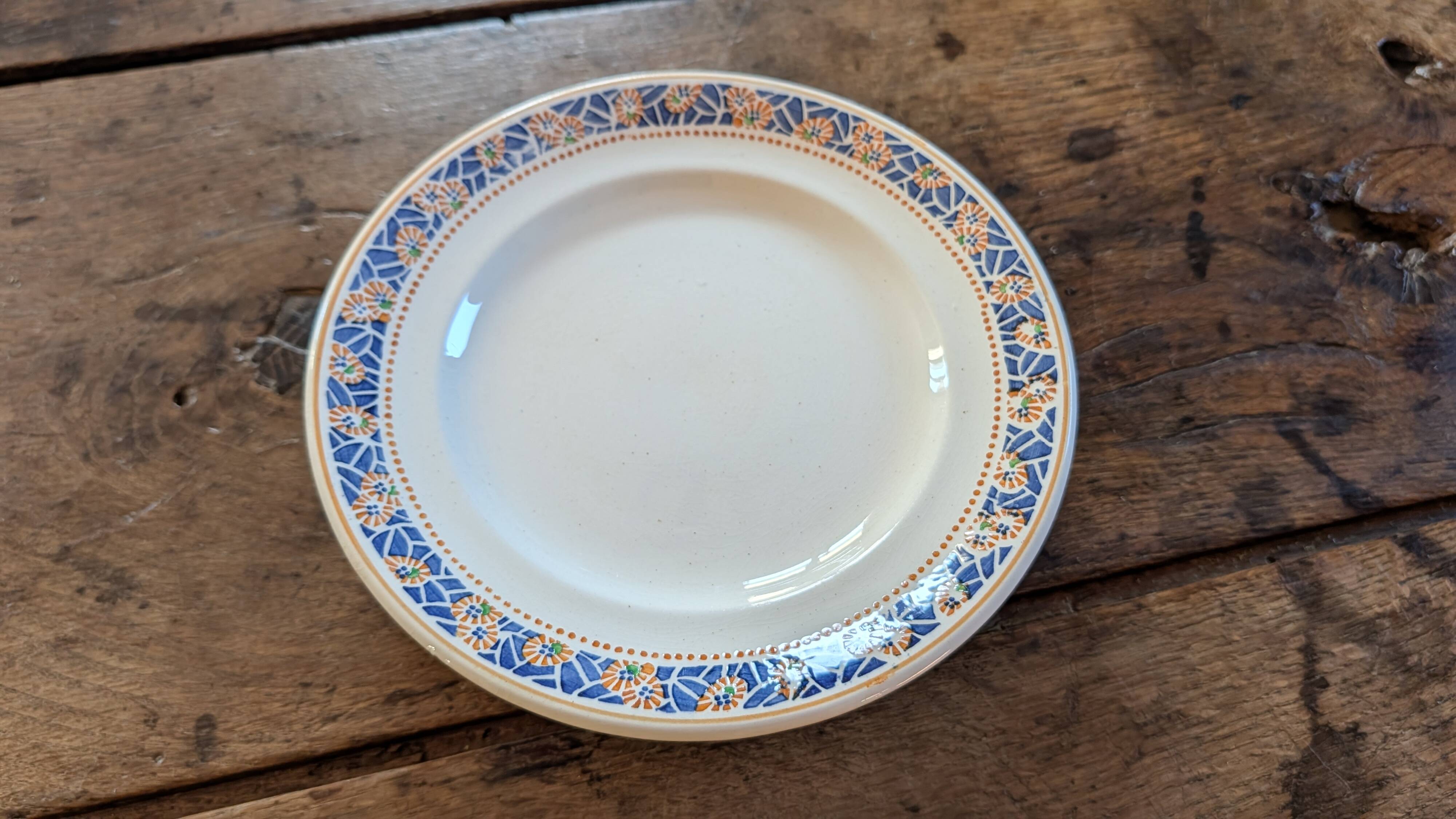 Longwy compote dish “Frivolité” – antique earthenware with geometric decoration