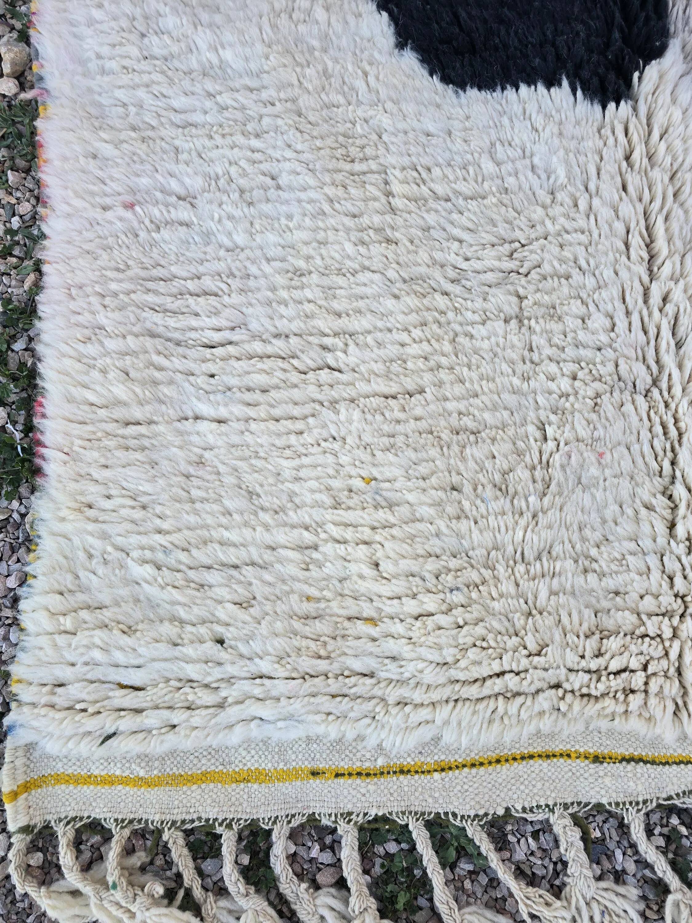 Authentic handmade Moroccan rug 3x2 m