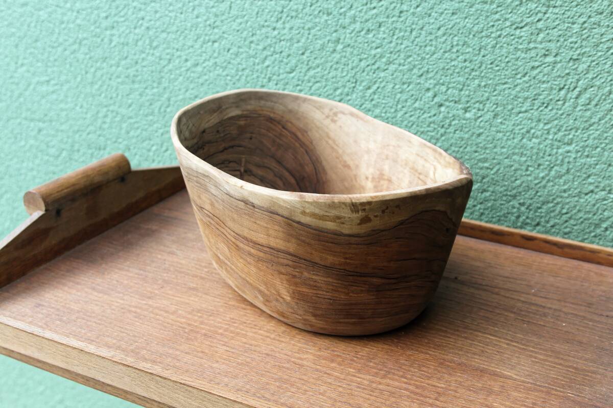 Free-form salad bowl in olive wood