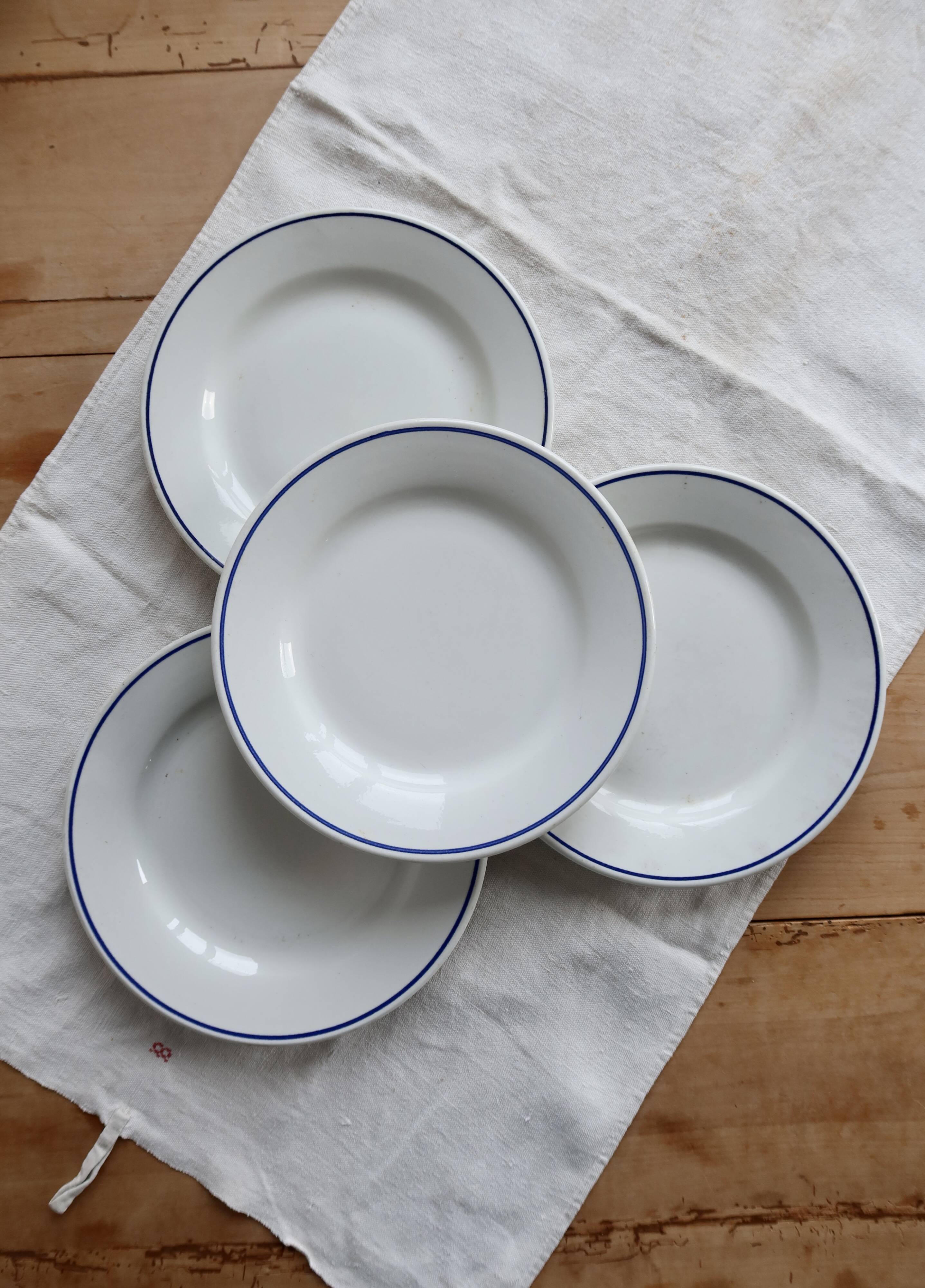 4 vintage Pyroblan Sarreguemines flat plates – Blue rim bistro style