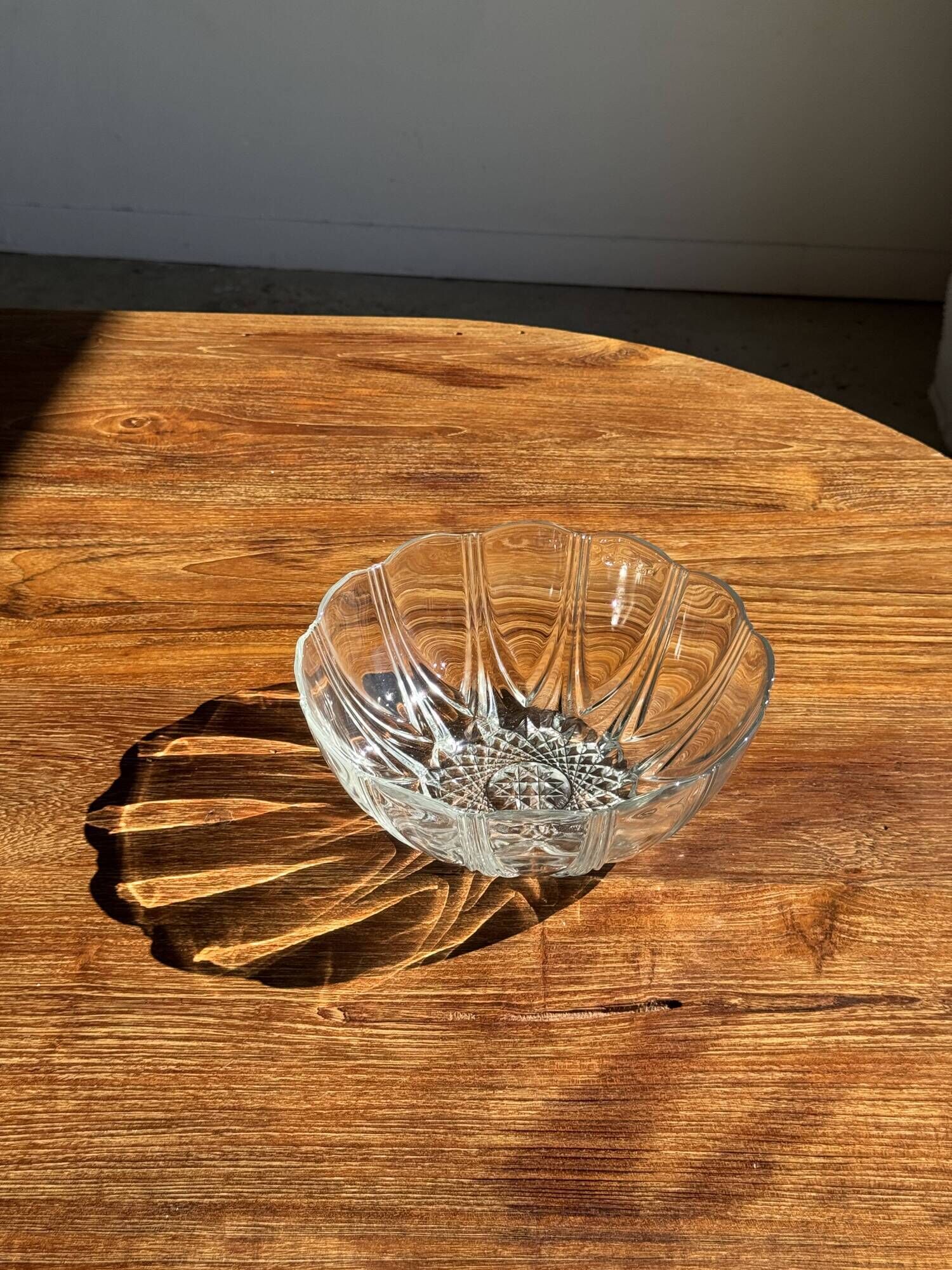 Small vintage Arcoroc Codec glass salad bowl with stylized petal patterns