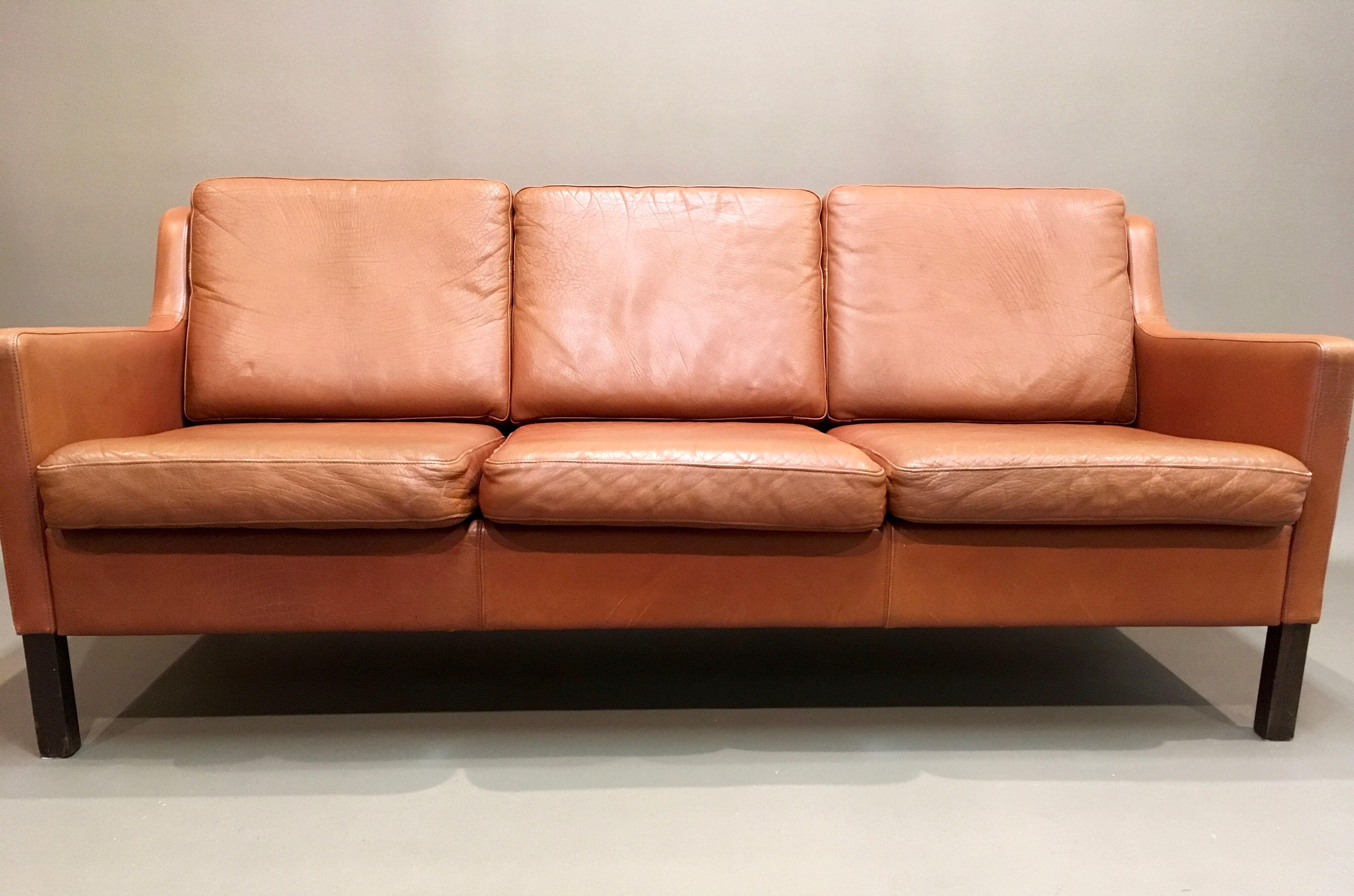 Sofa 3 places all Scandinavian design cognac leather