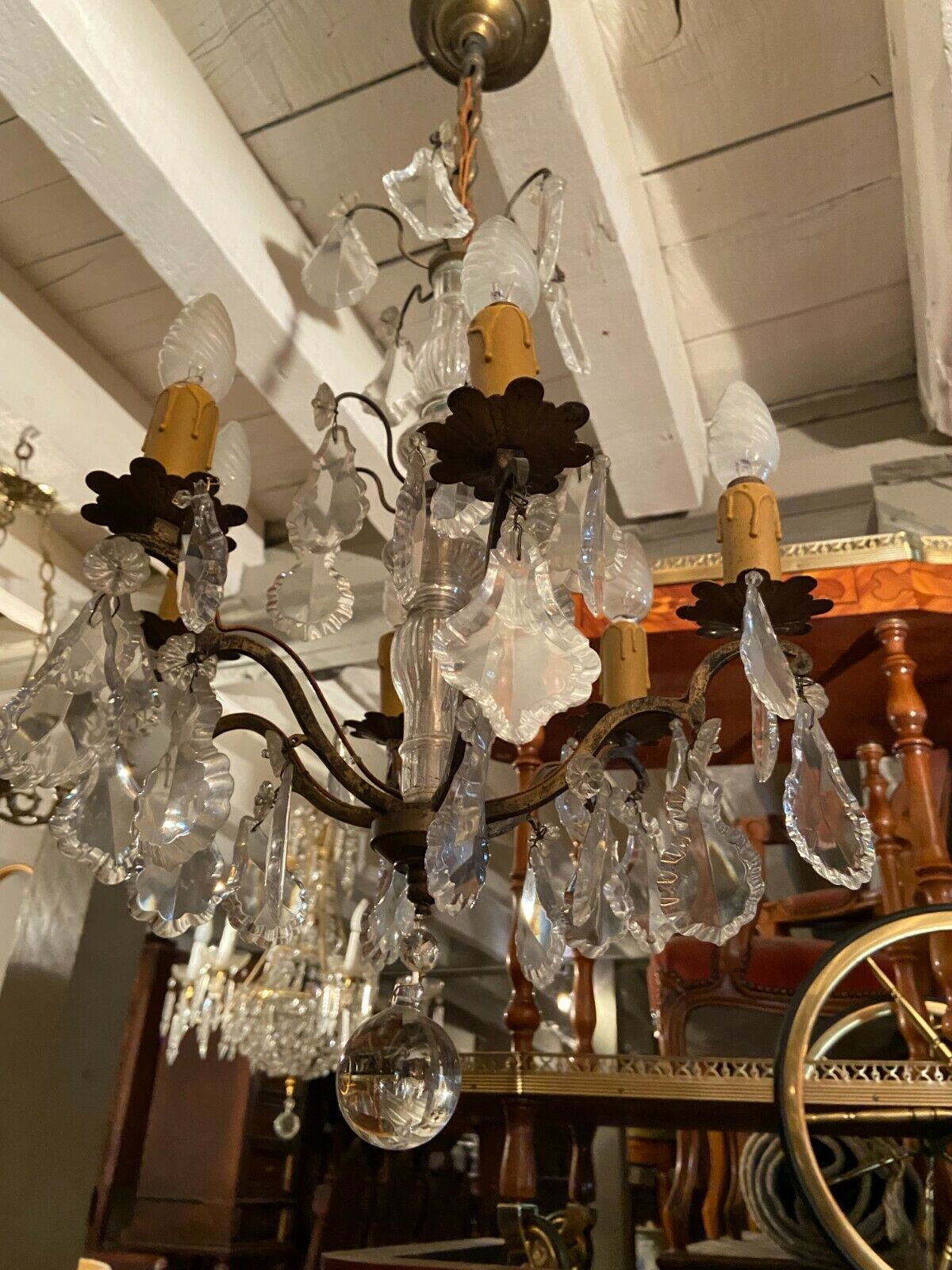 6-light chandelier with crystal pendants on bronze frame, Louis XV style