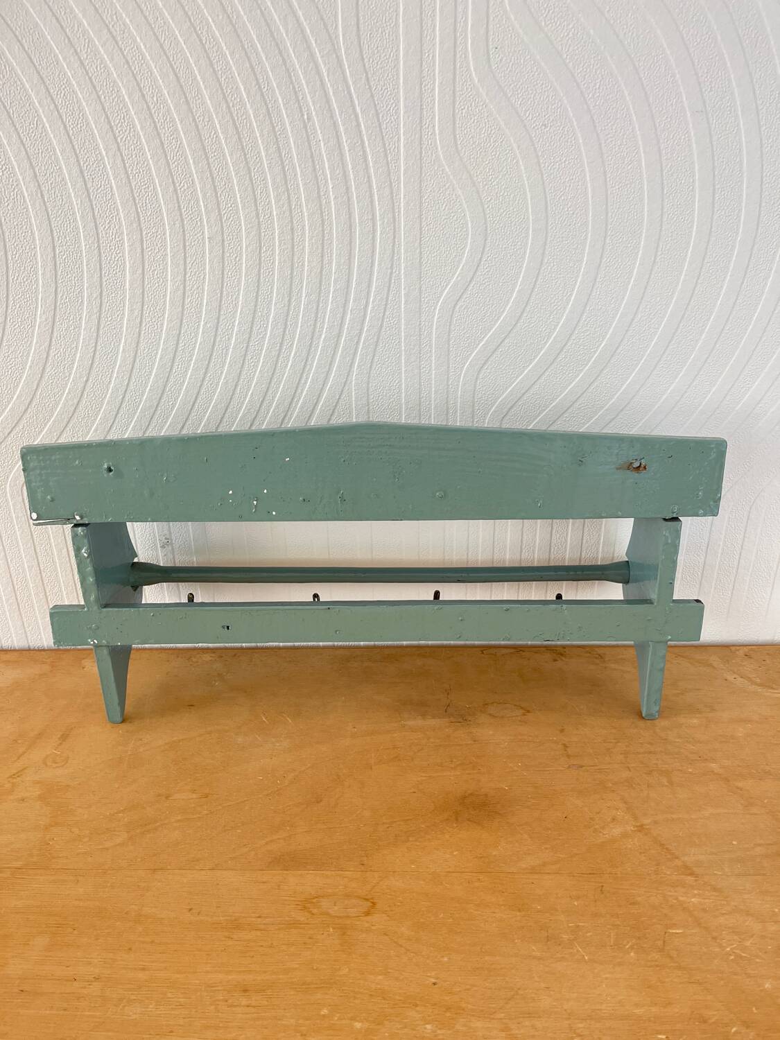 Set of 2 shelves and 1 vintage coat rack