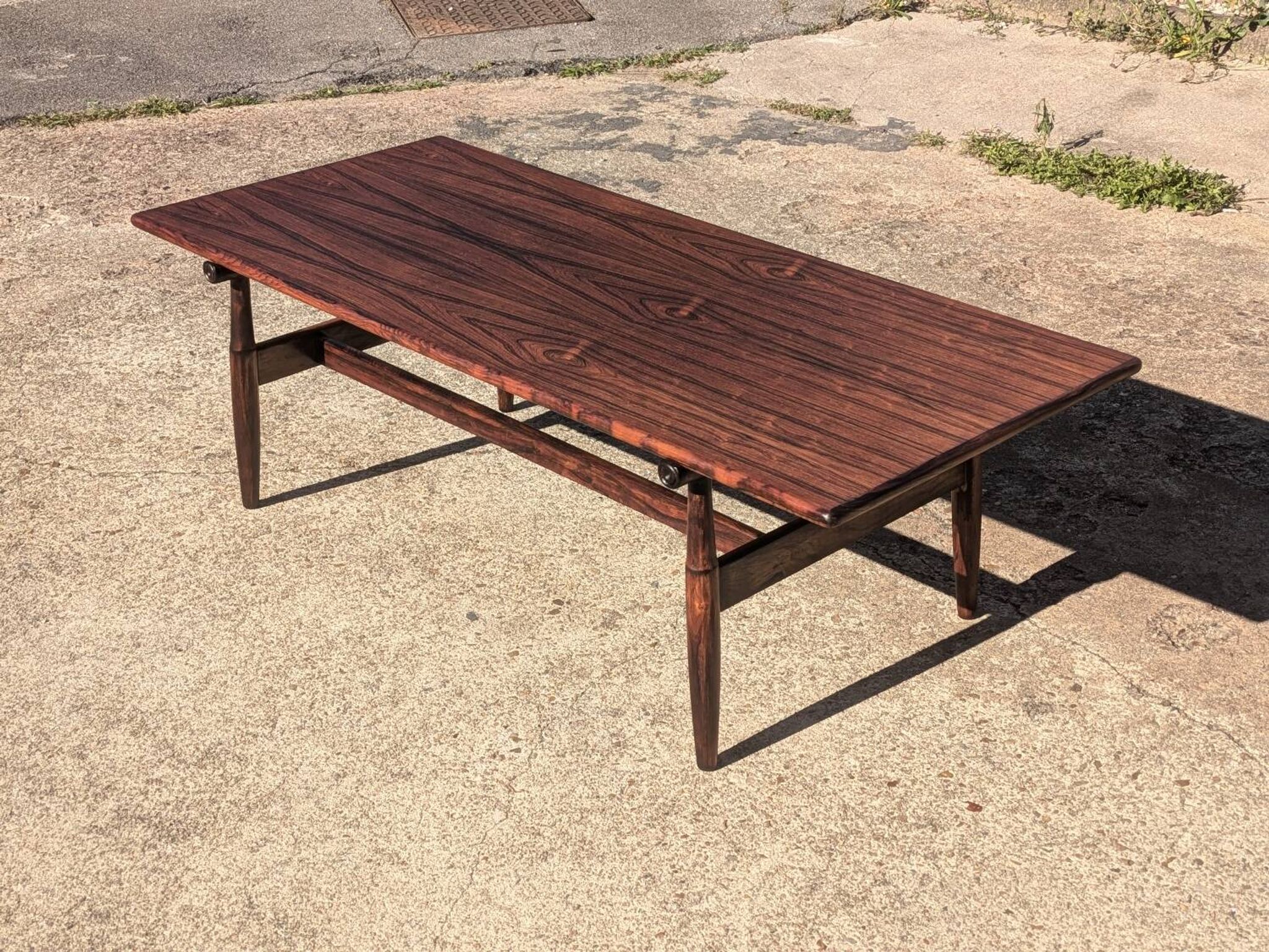 Table basse vintage en palissandre – style scandinave années 60