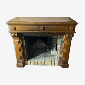 Wooden fireplace mantle