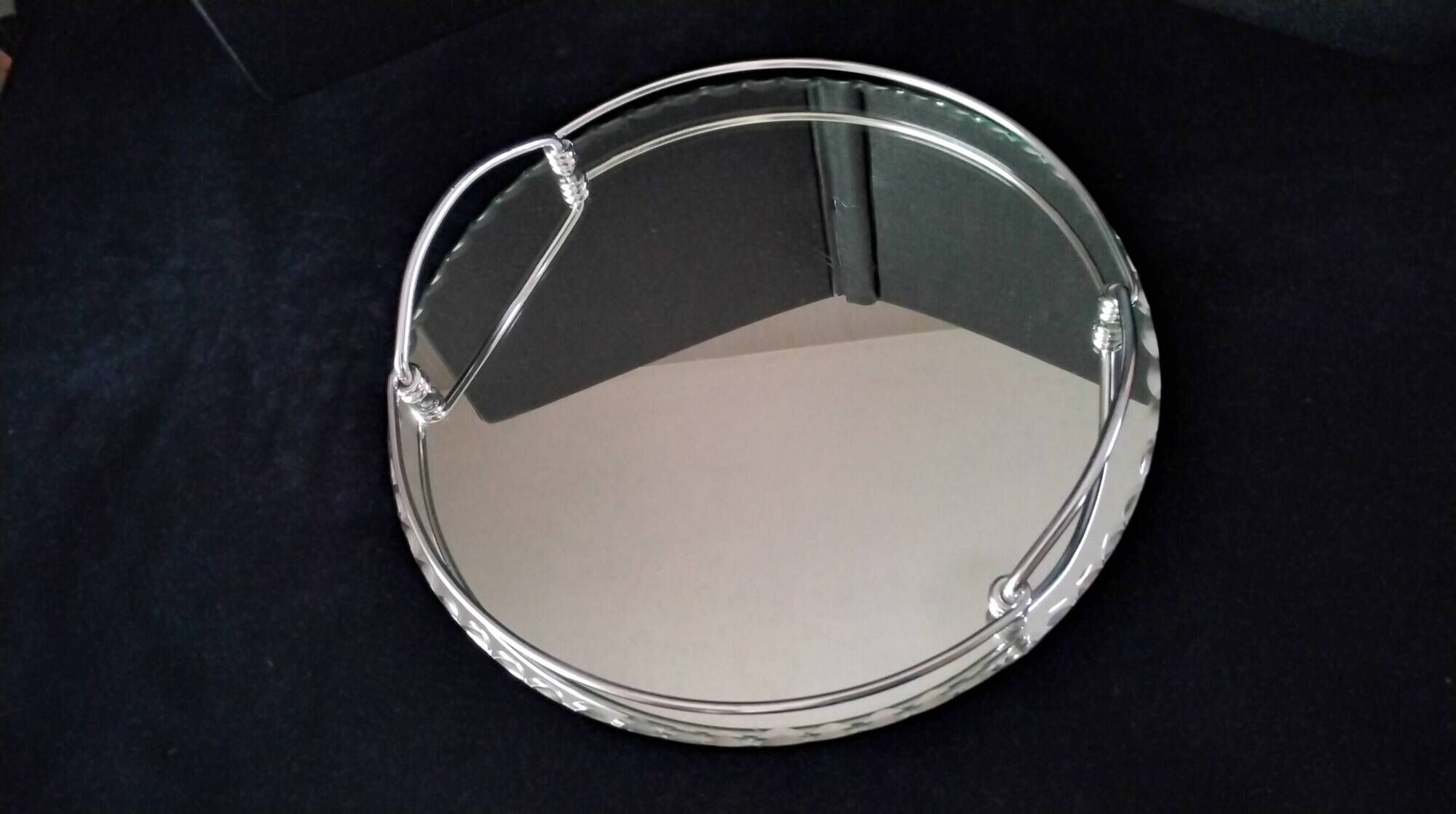 Bevelled mirror plateau