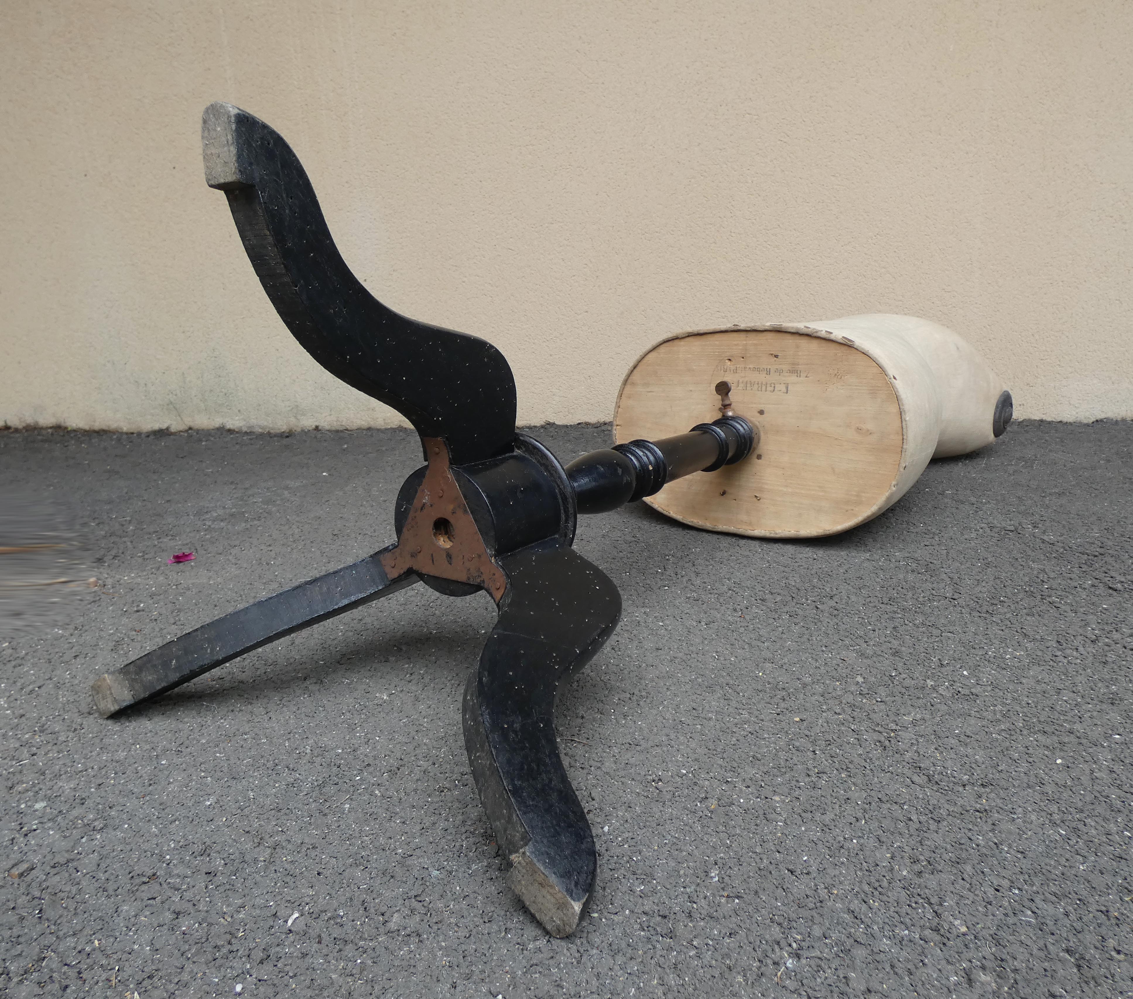 Former female sewing model t42