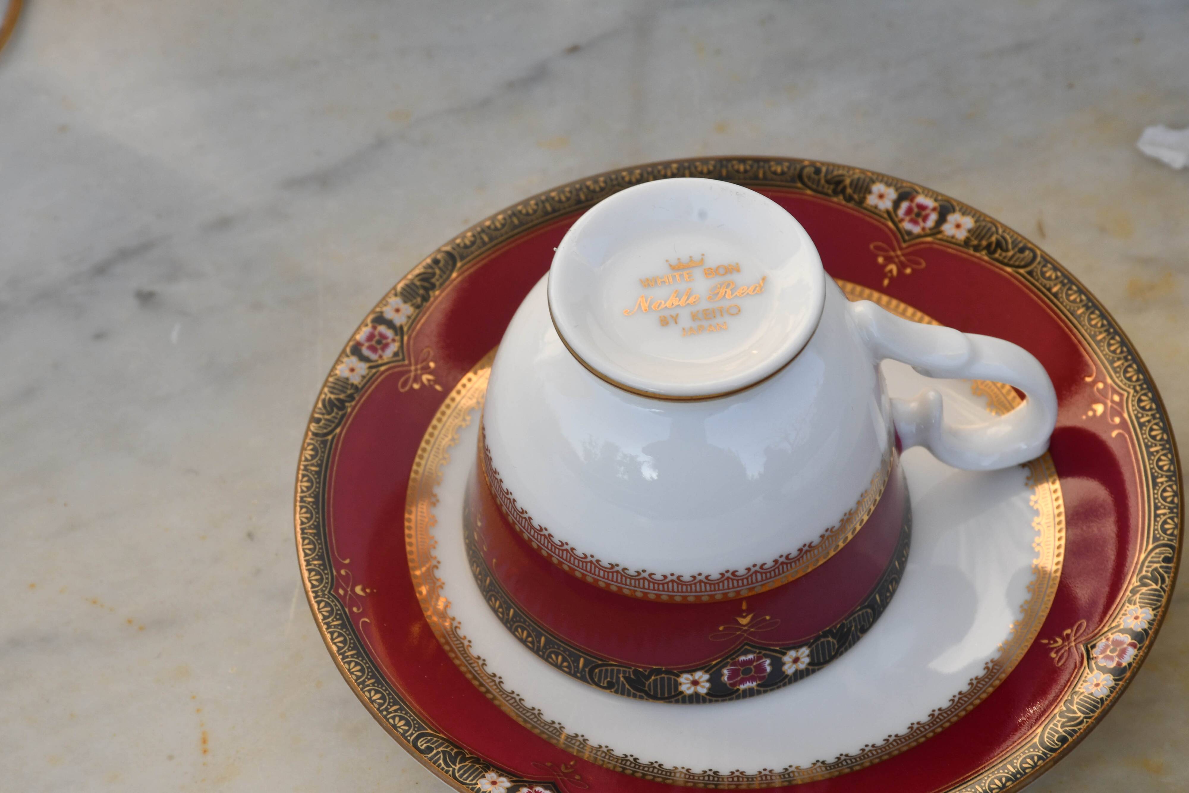Elegant mid-century Japanese bone china service for 12 in white and noble red