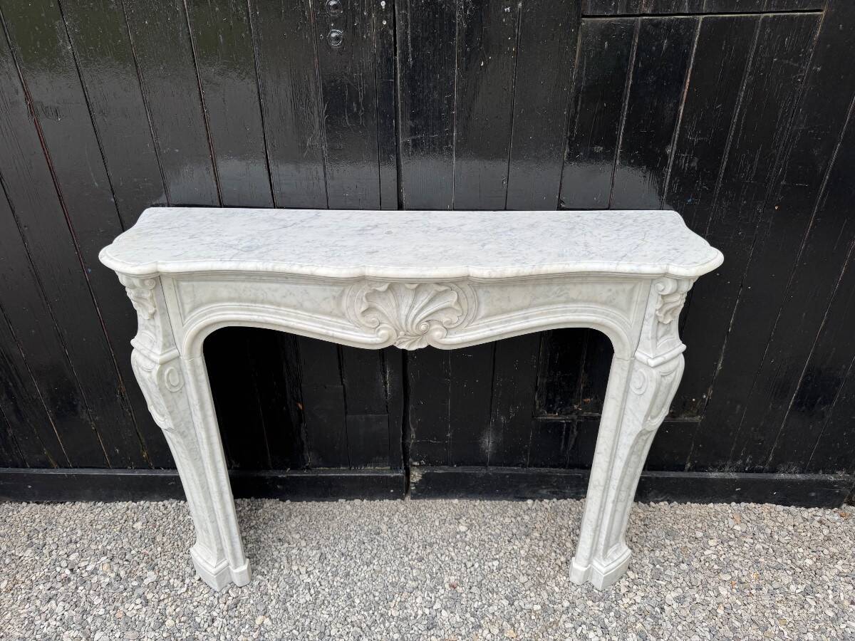 Louis XV style fireplace in white Carrara marble, circa 1880
