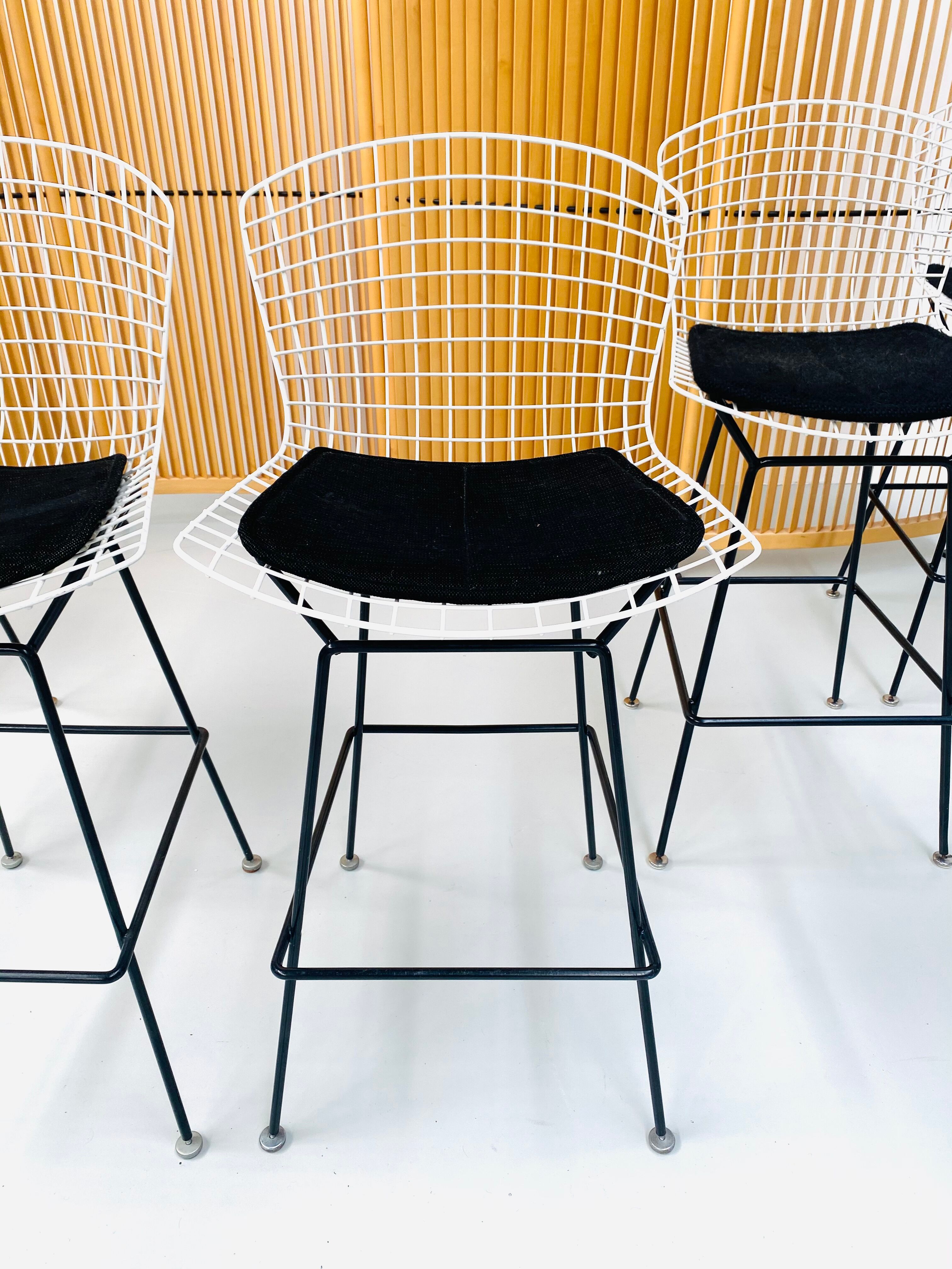 Wire barstools by Harry Bertoia for Knoll, 1960