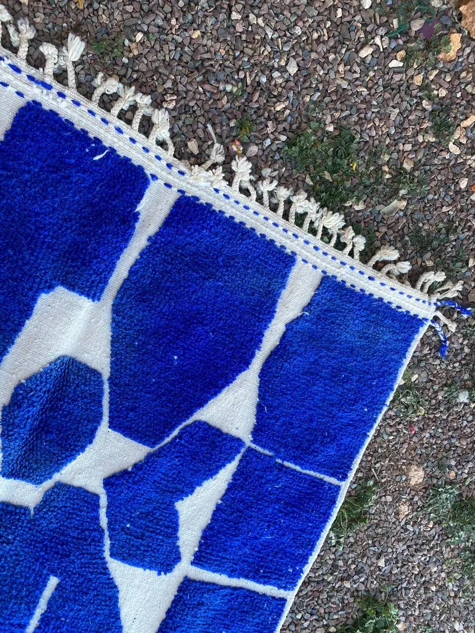 Unique natural wool Moroccan rug 2.5x1.5 m