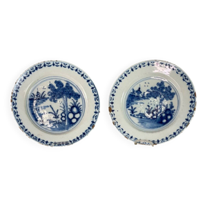 Paire de plats en faïence