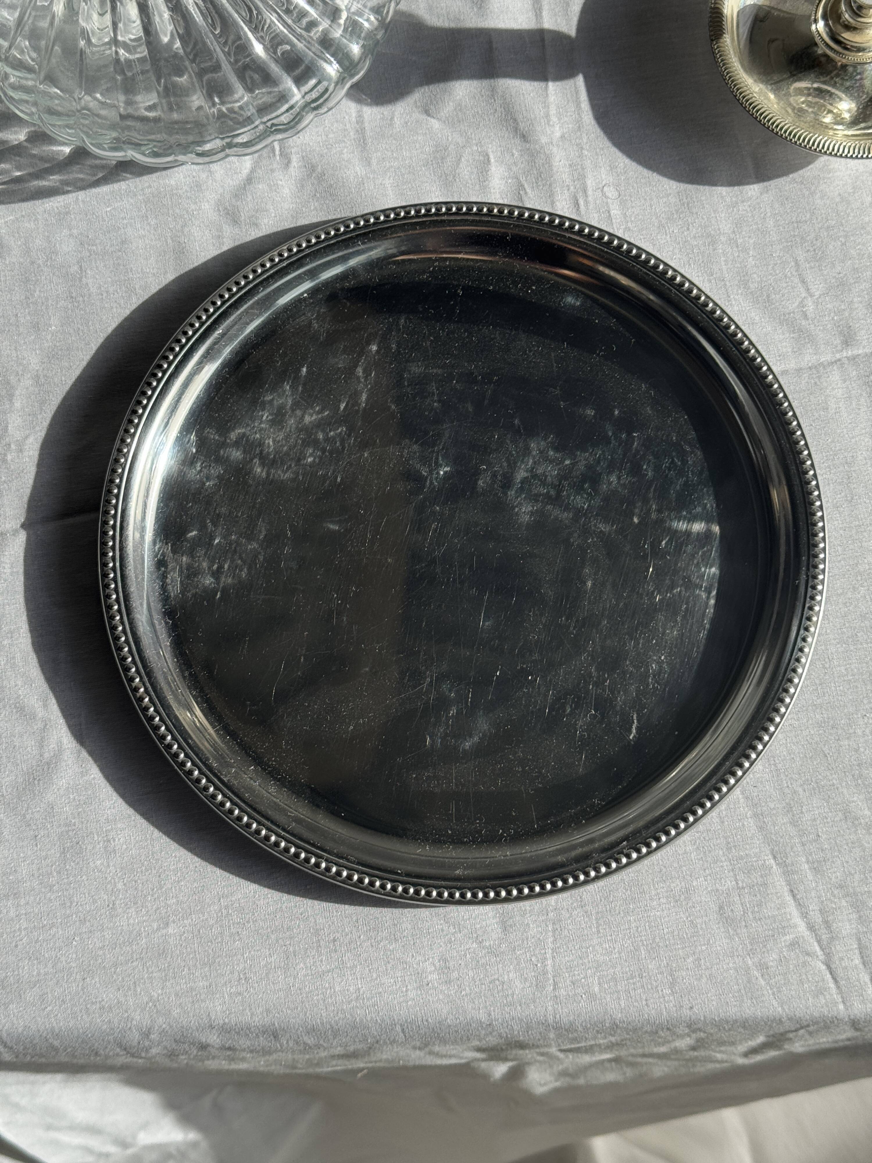 Vintage circular plate with pearl stripe D27