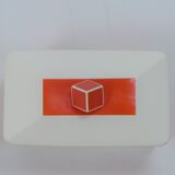 Max Roesler as Bonbonnière