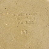 Glove in sandstone of the early 1970s Heerwagen couple