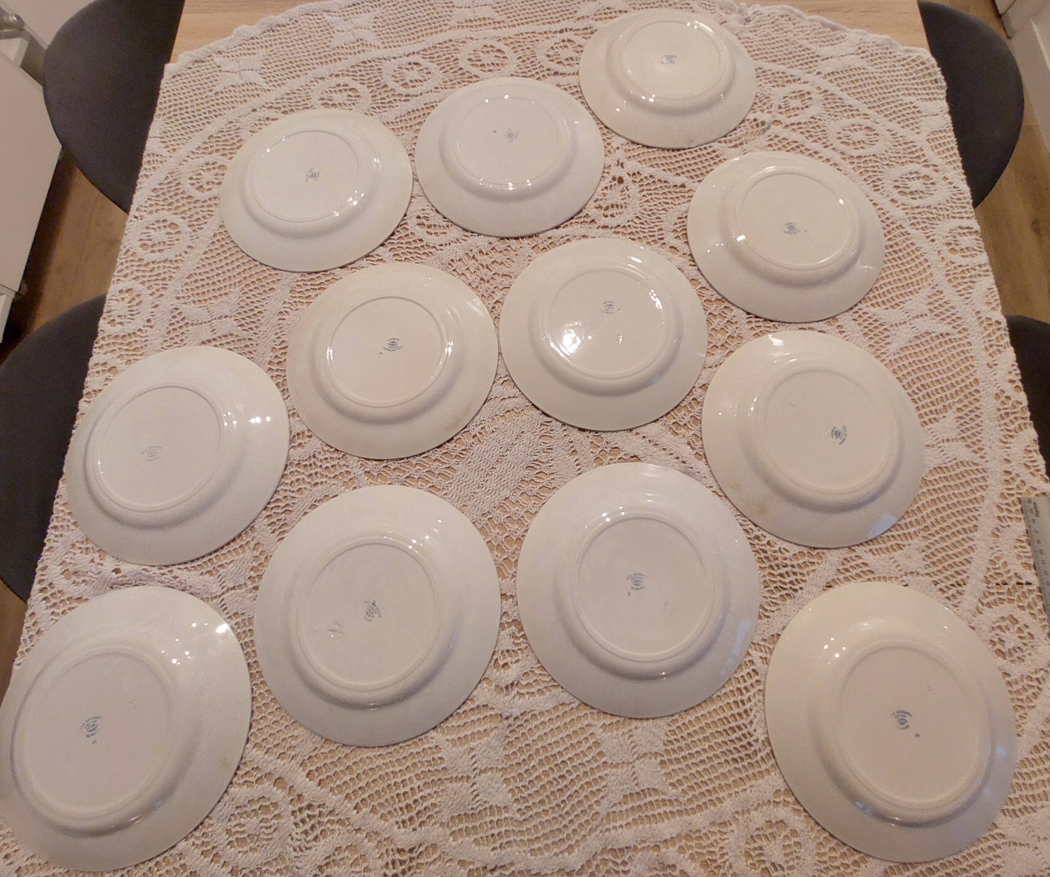 Set of 12 ironstone plates model "Andrée", Creil and Montereau, 23cm