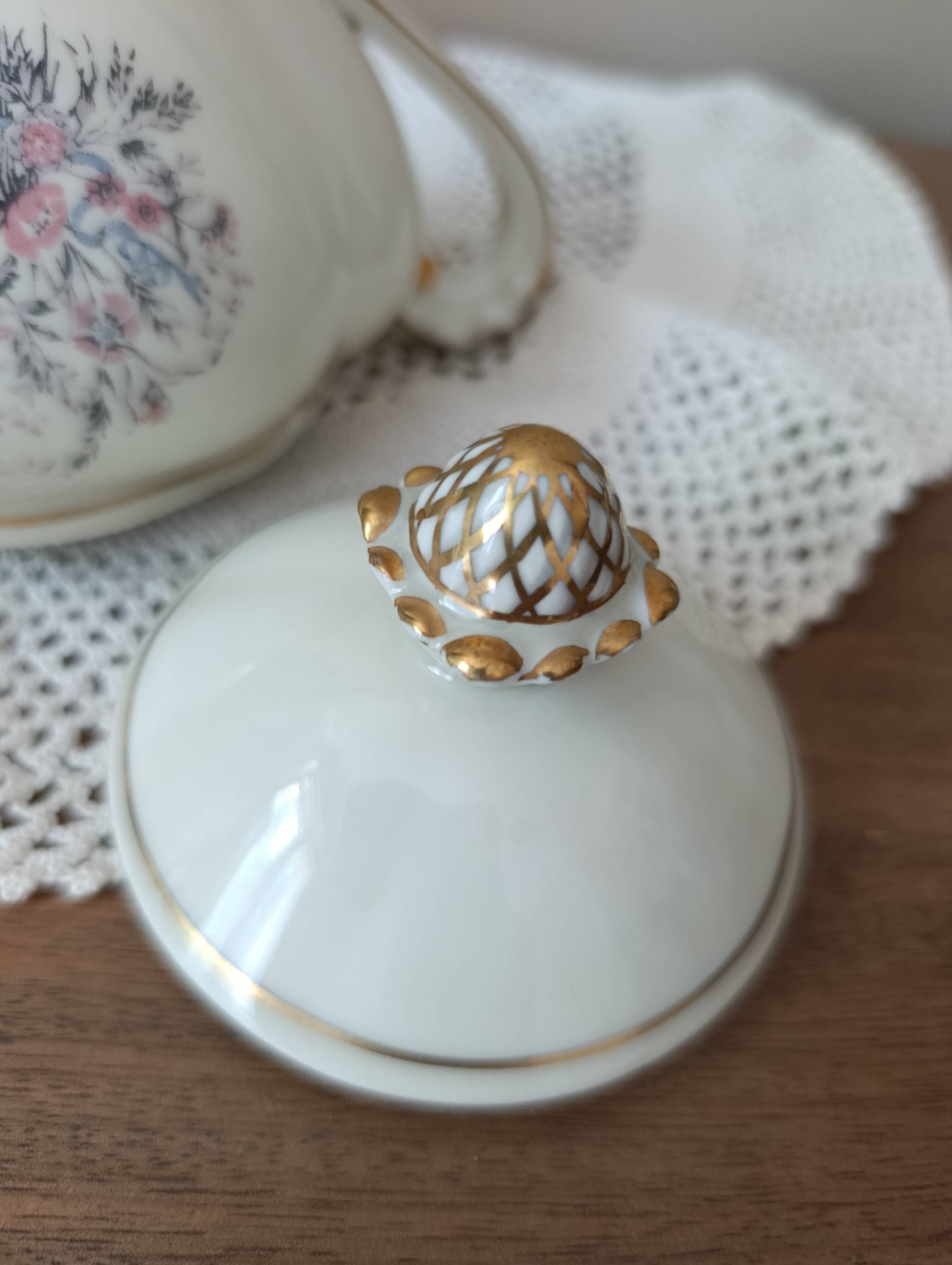 Porcelain teapot with floral and gold decoration, Old Royal Manufacture