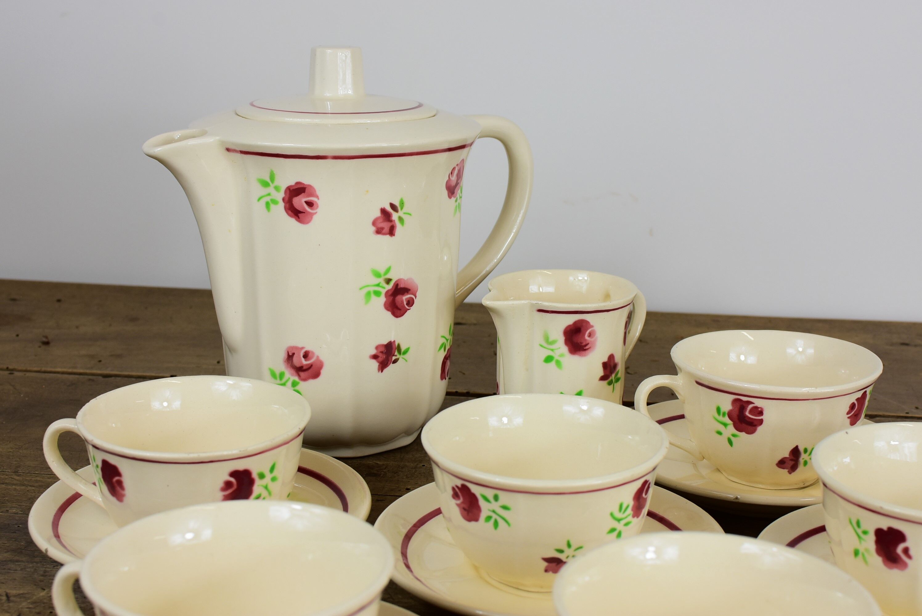 Set of 6 coffee cups his coffee teapot and milk teapot.