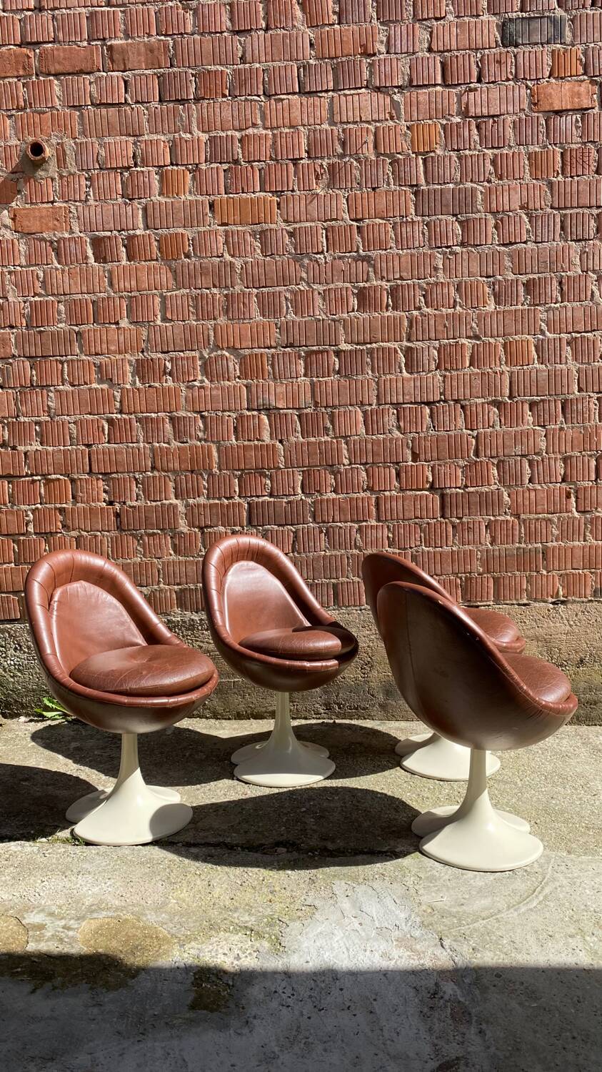 4 clover chairs by Christian Adam