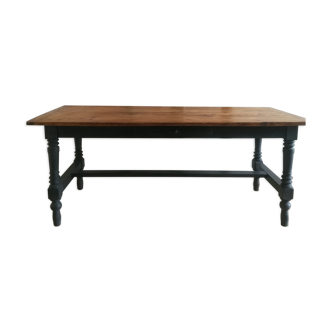 Farm table