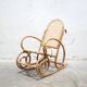 Fauteuil à bascule vintage en rotin et cannage