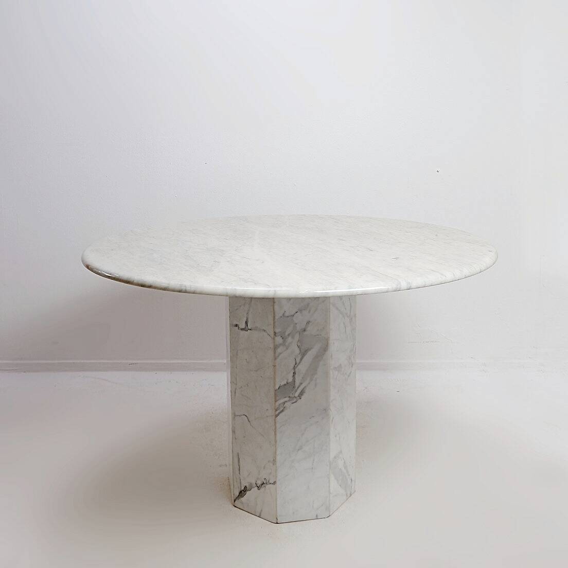 Round marble dining table, 1970 - Ø113cm