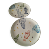 Set of two large ceramic plates – fish "head to tail" design