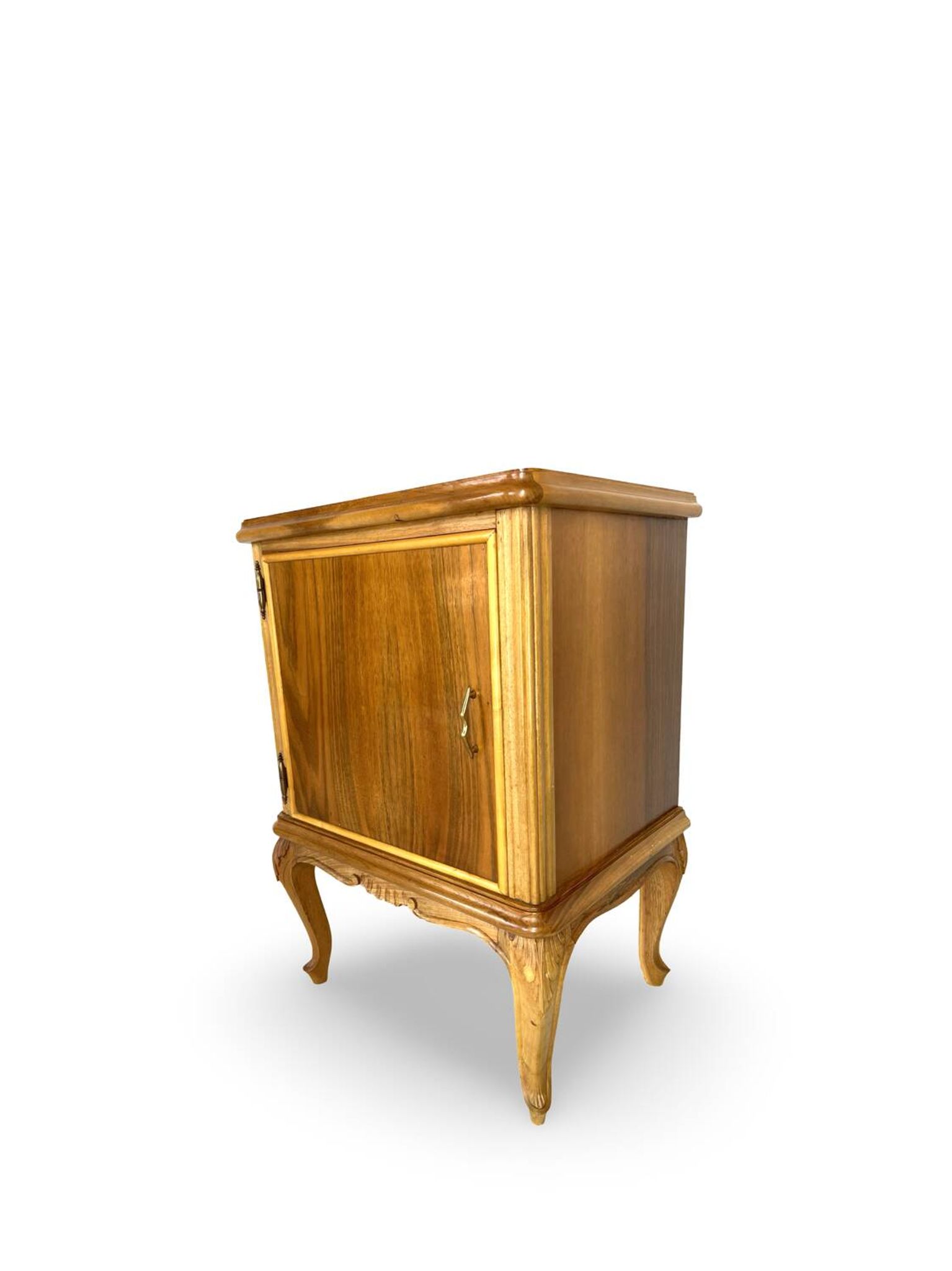 Tables de chevet italiennes en placage de noyer du milieu du siècle, années 1960.
