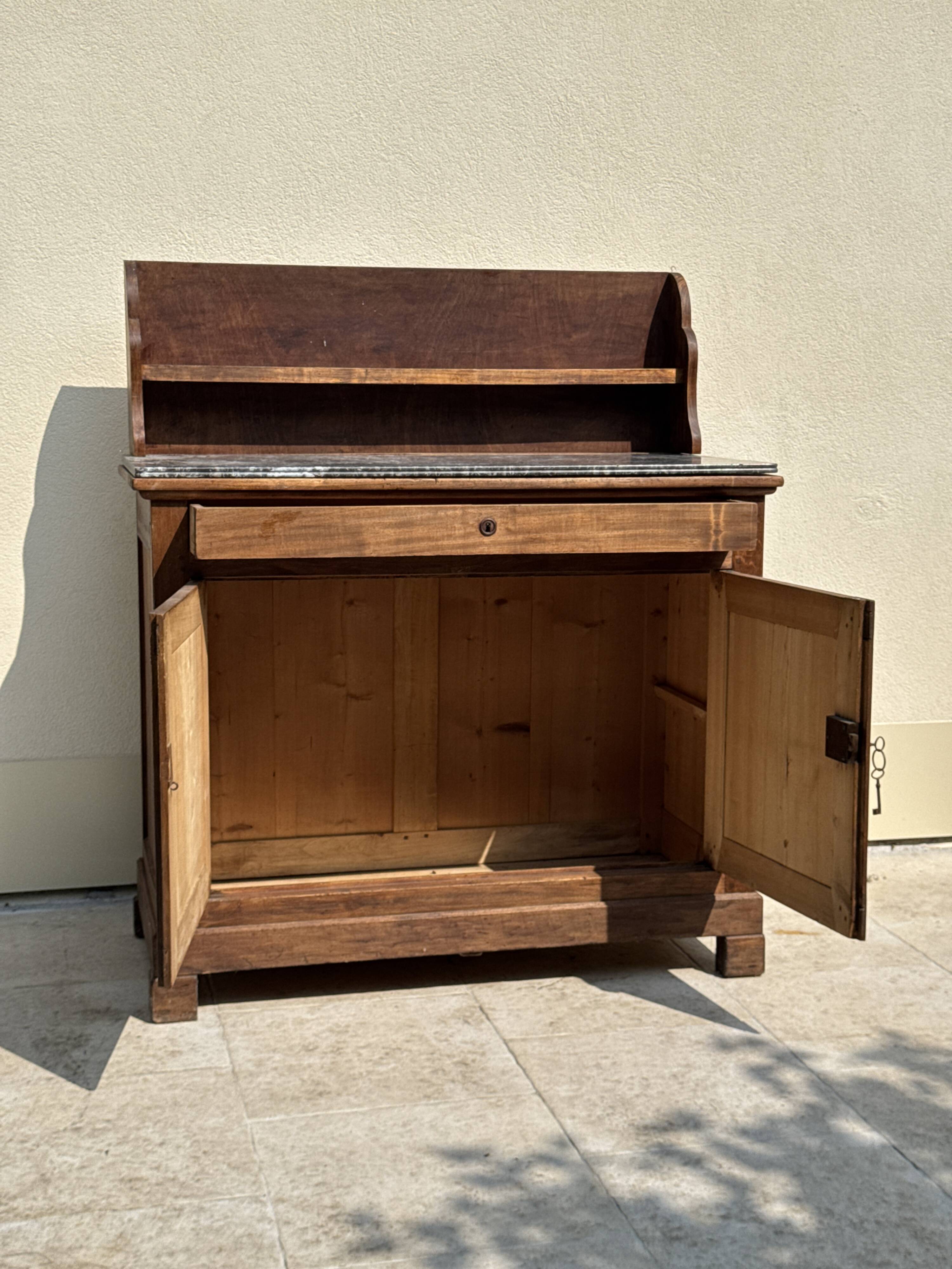 Grand buffet, meuble de toilette ancienne à dessus de marbre XIXe