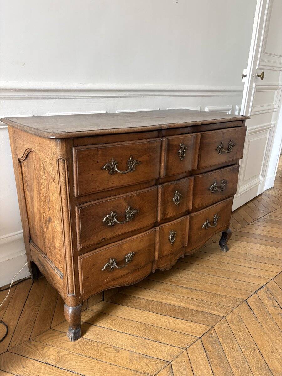 Commode ancienne galbée (Régence / Louis XV)