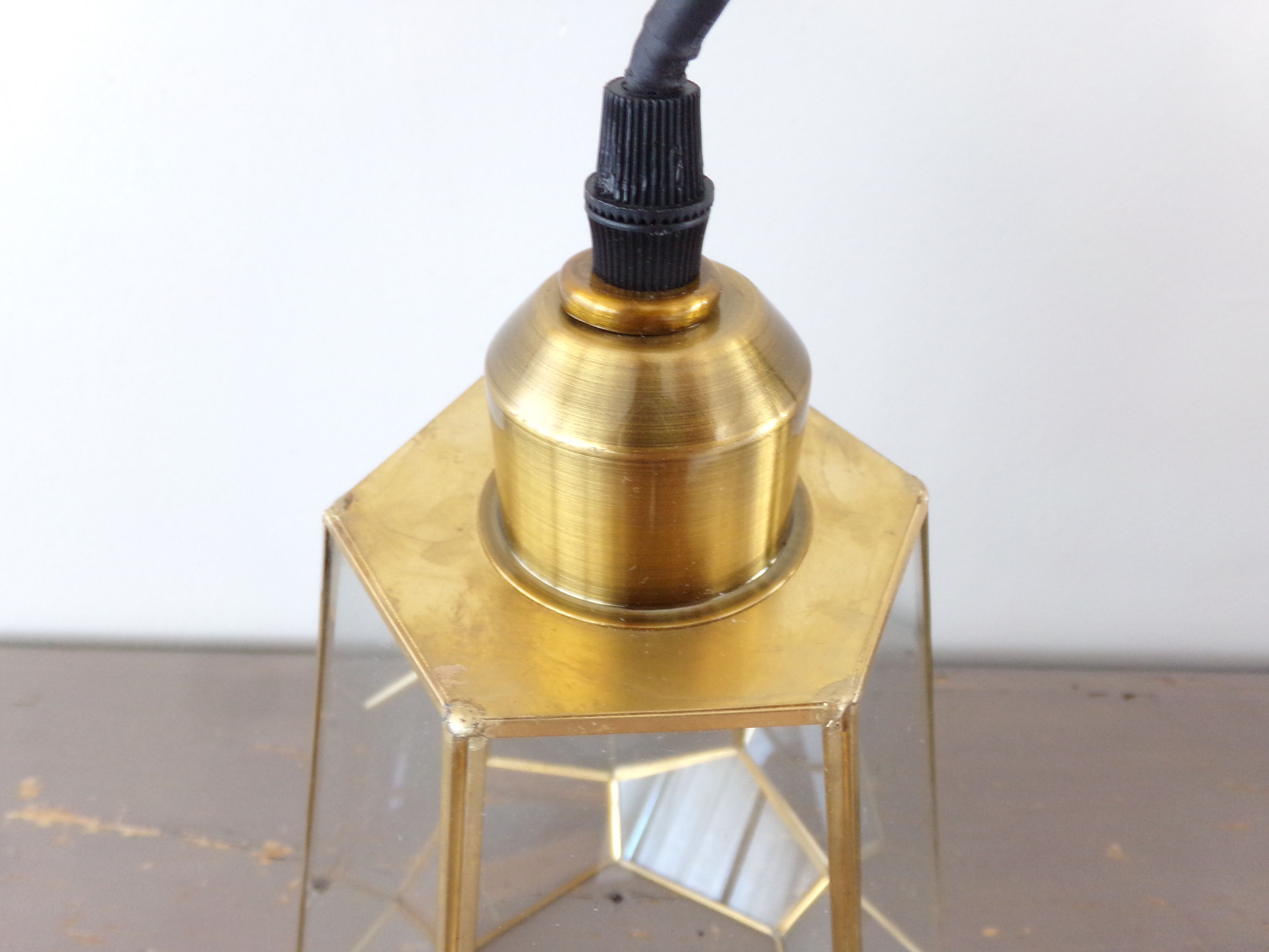 Suspension en verre et laiton doré