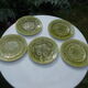 Ensemble de 5 assiettes barbotine choisy le roi hb & cie