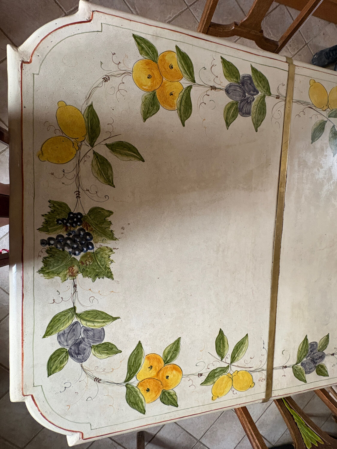 Table de cuisine en pierre de lave émaillée