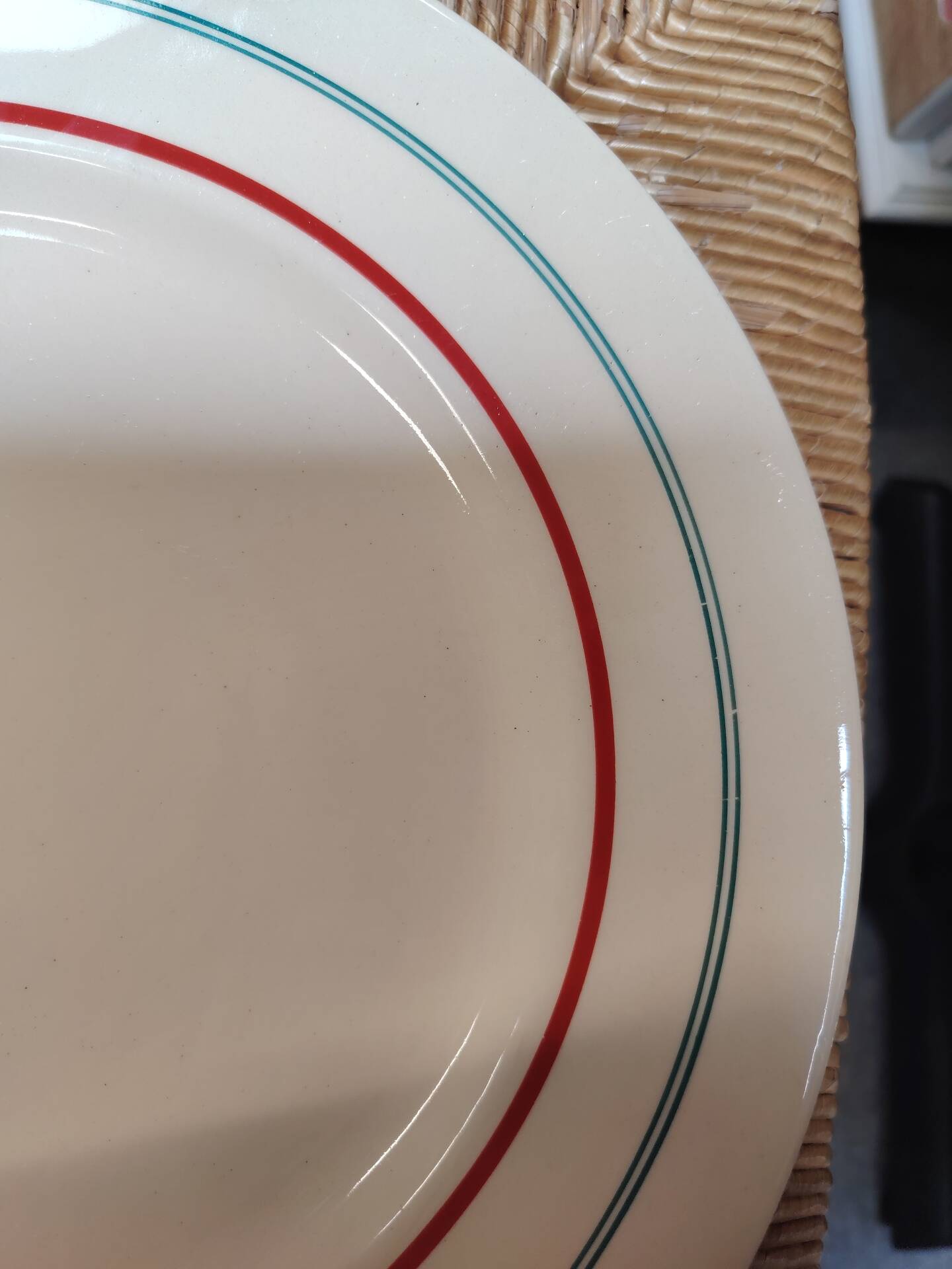Round serving dish 28cm Moulin des Loups model Stanislas