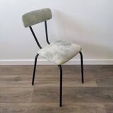 Bureau moderniste et sa chaise