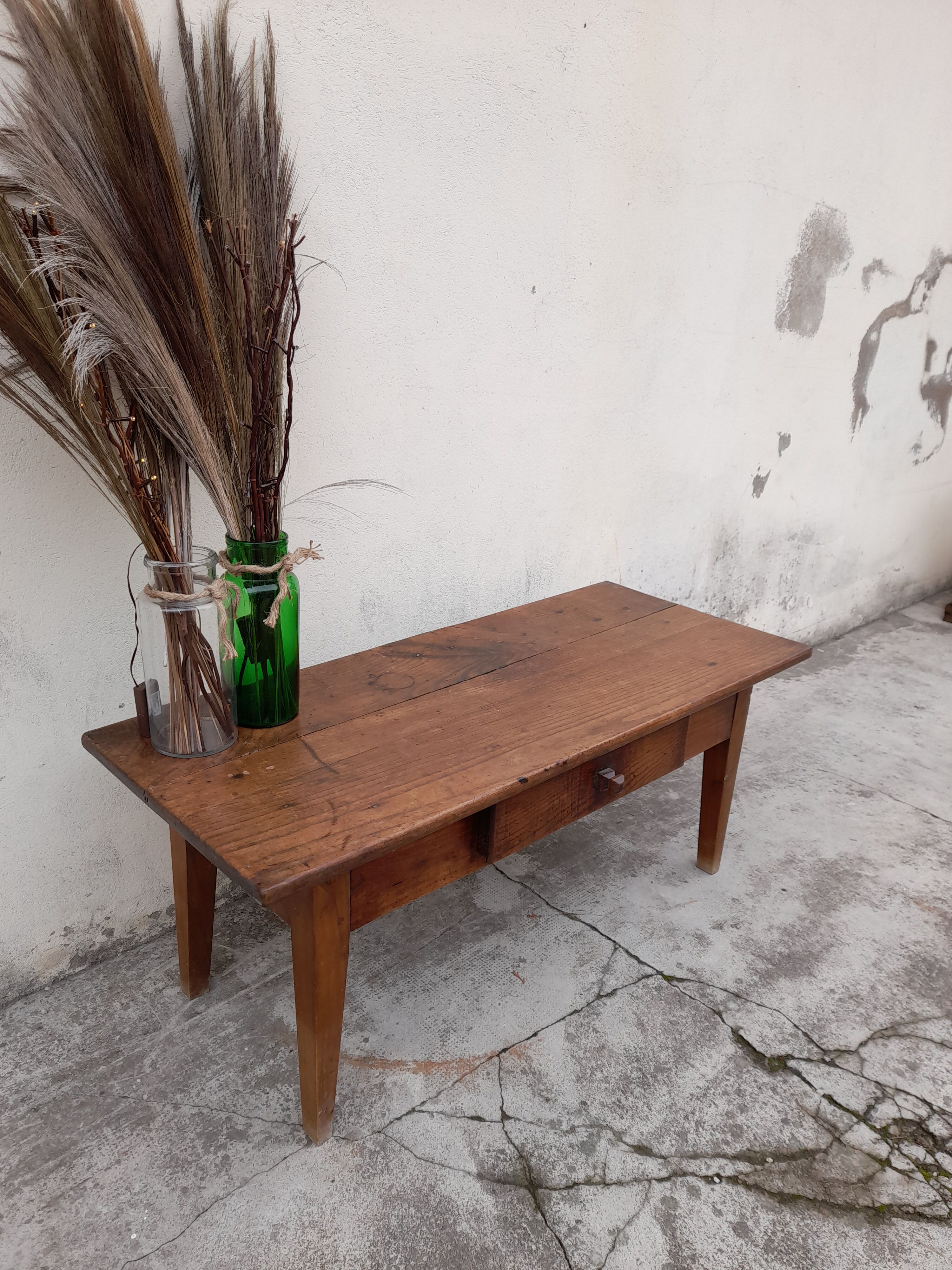 Table basse de ferme rustique en fruitier 1900