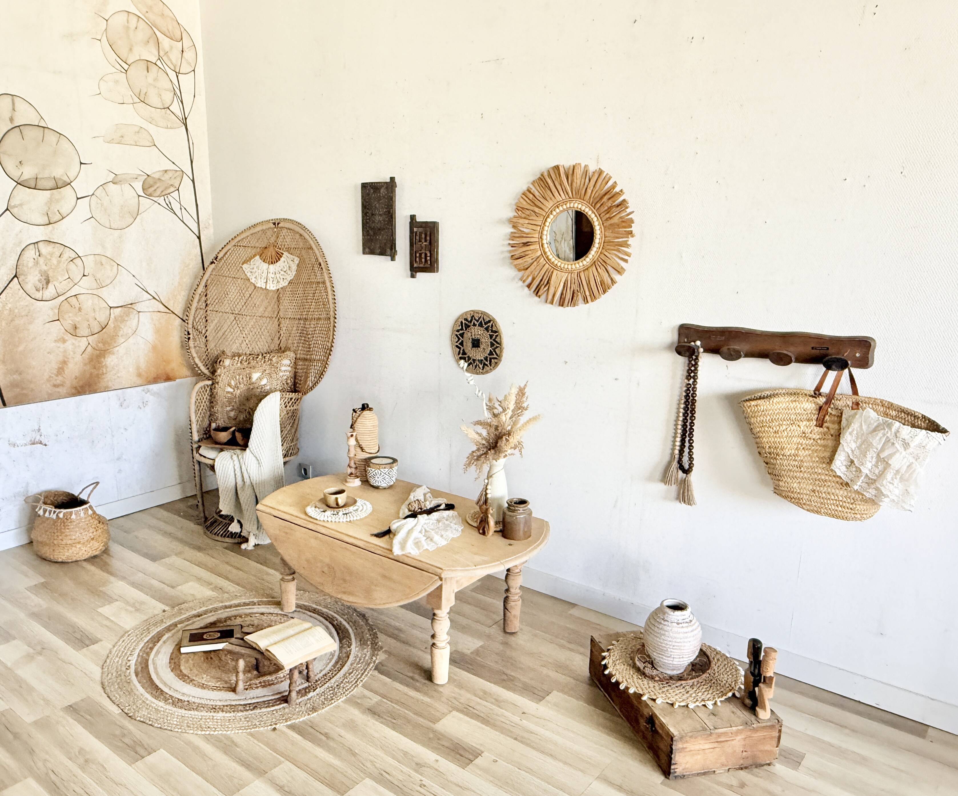 Folding coffee table