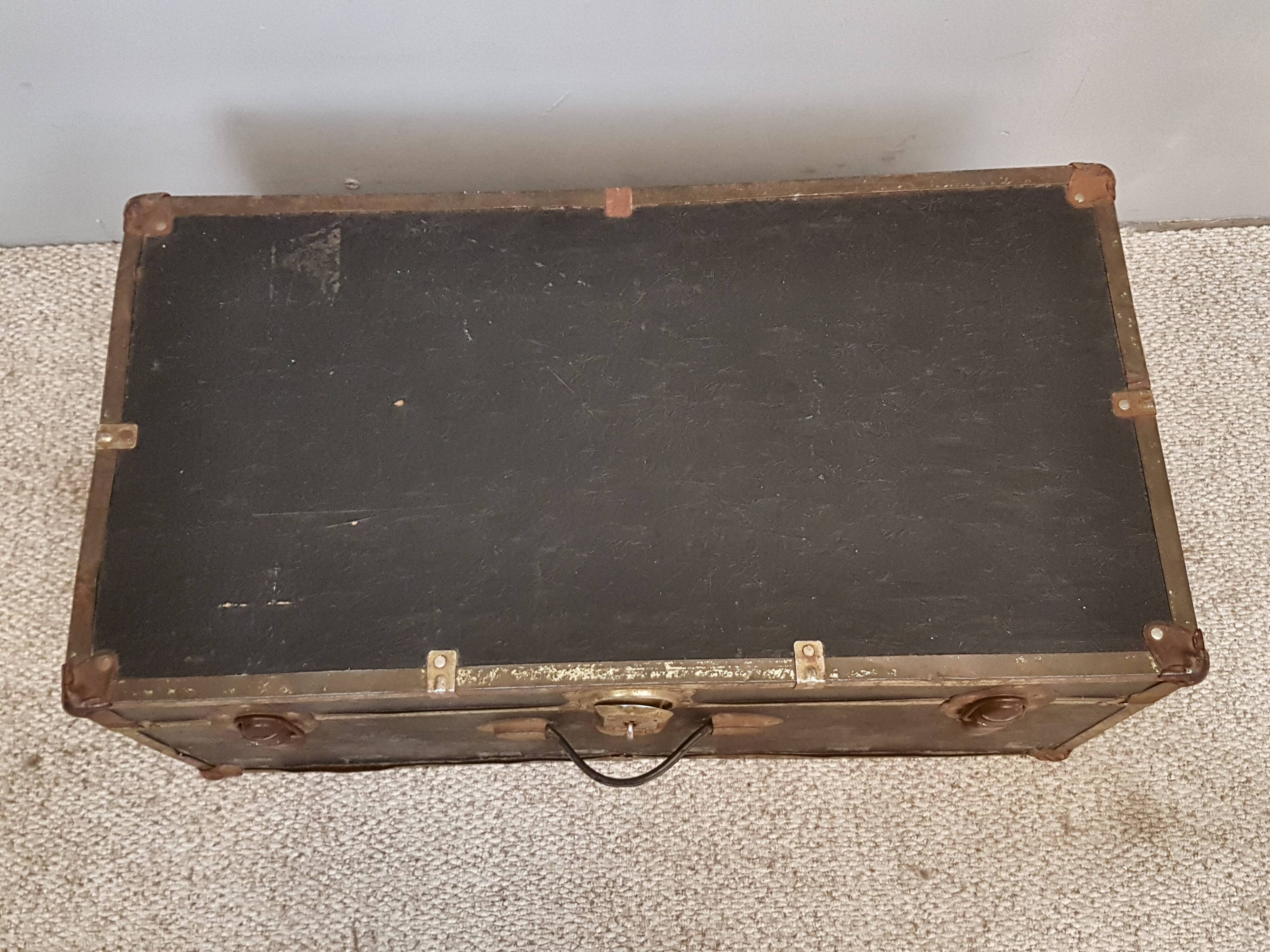 American old trunk / chest usa