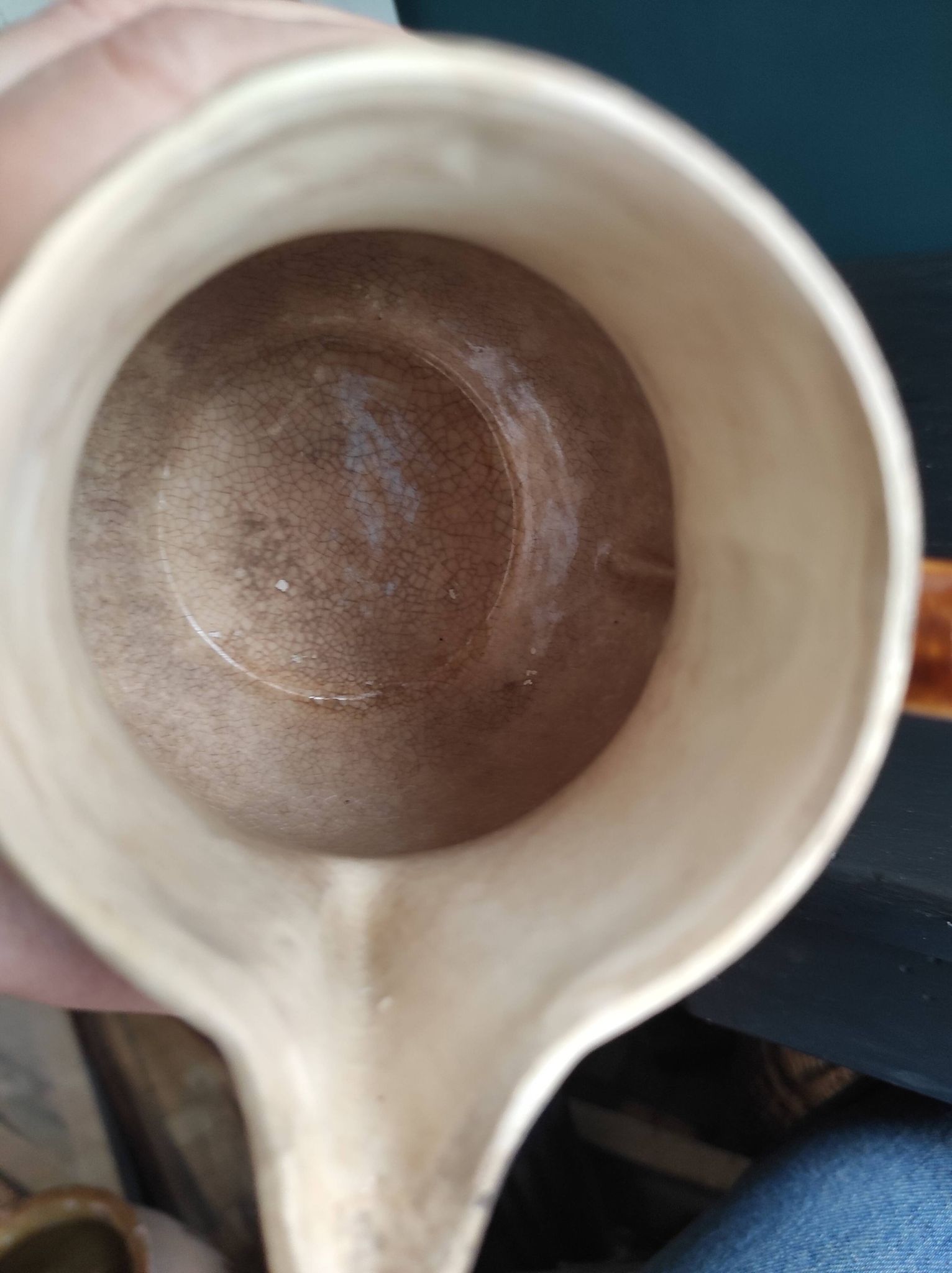 Cruche vintage en majolique française